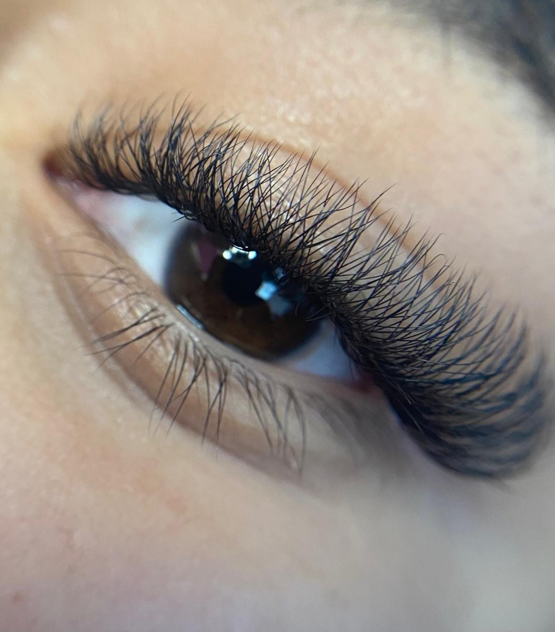 extensiones de pestañas en volumen tecnológico 4D