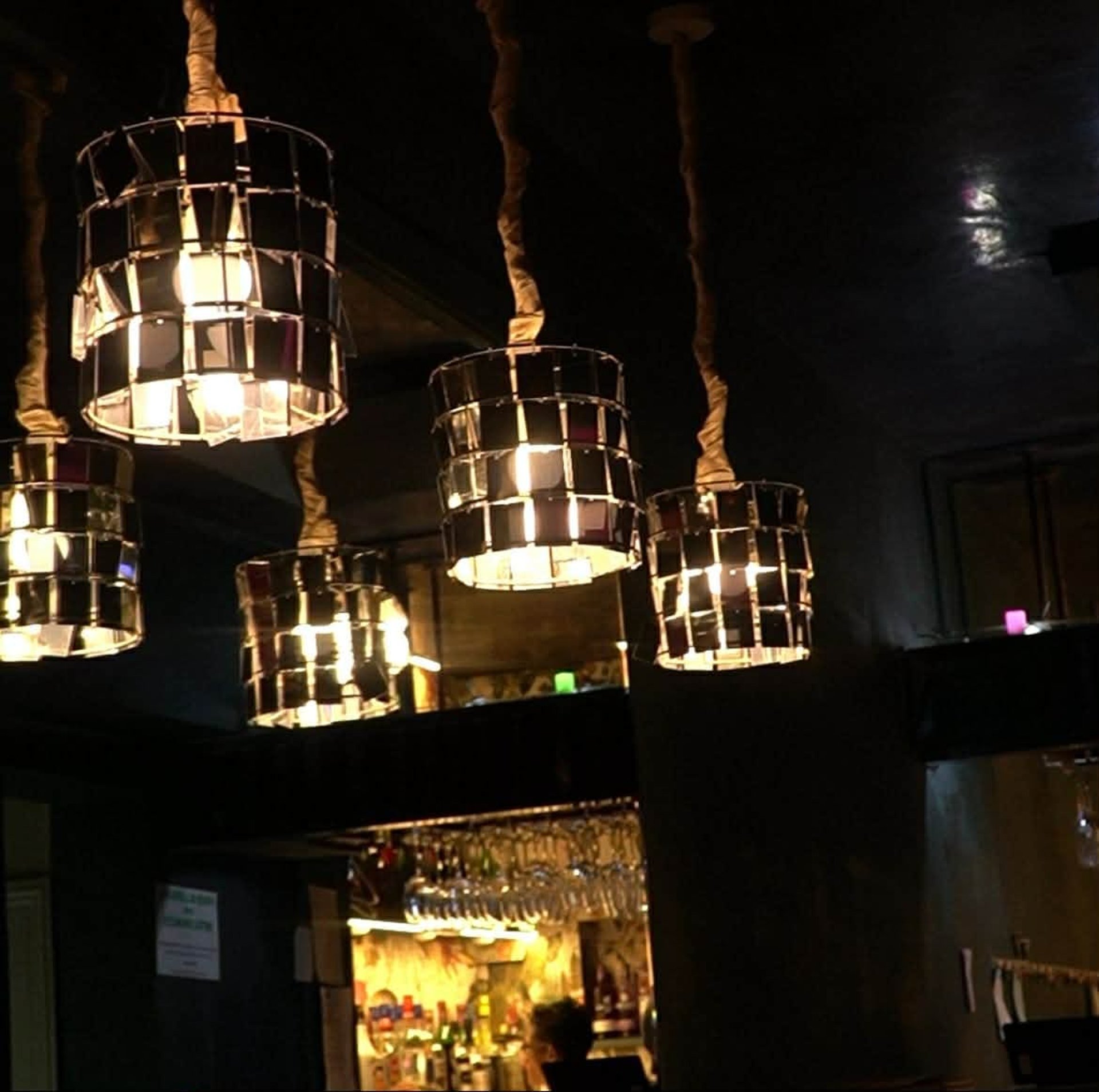 gray computer monitor