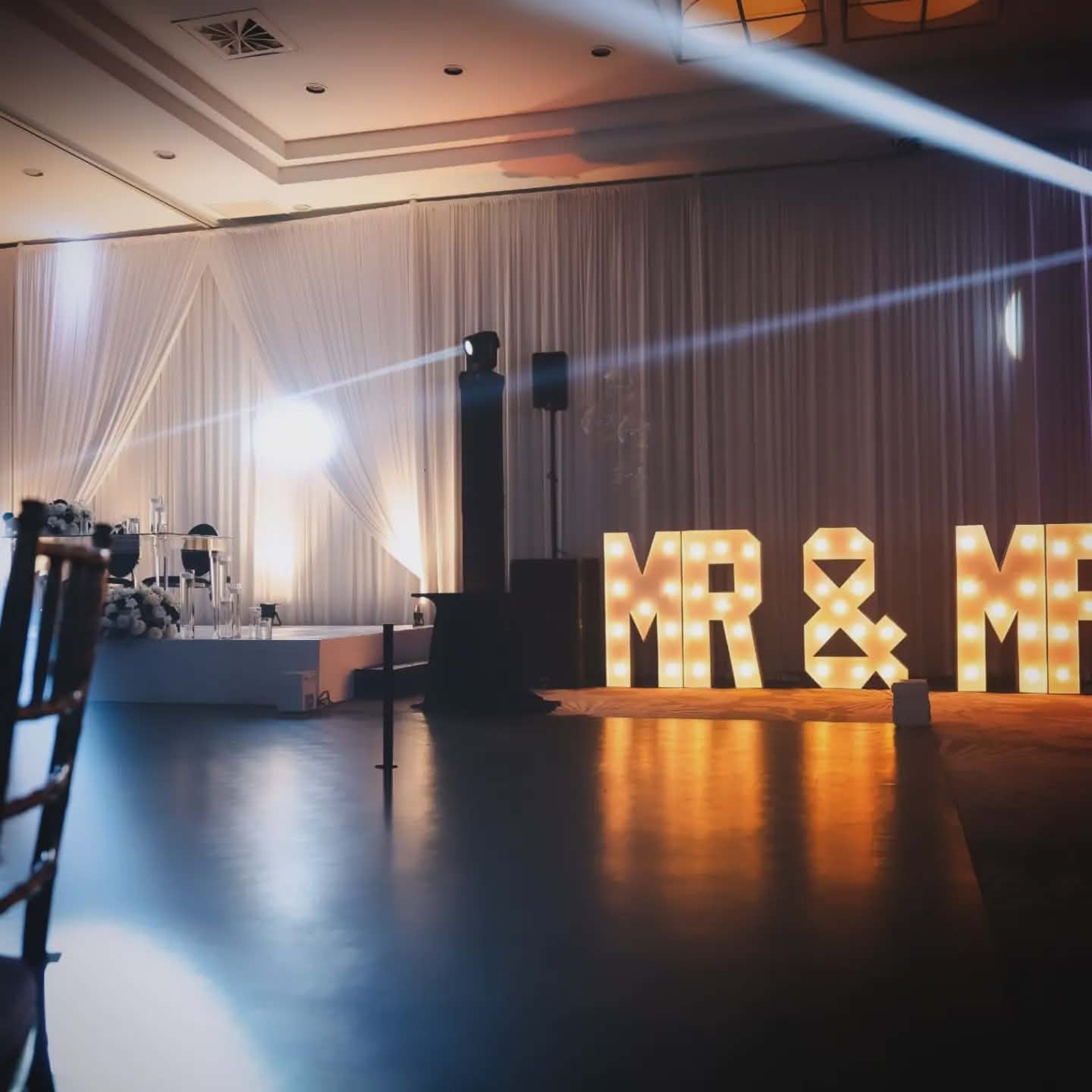 black and white bed linen