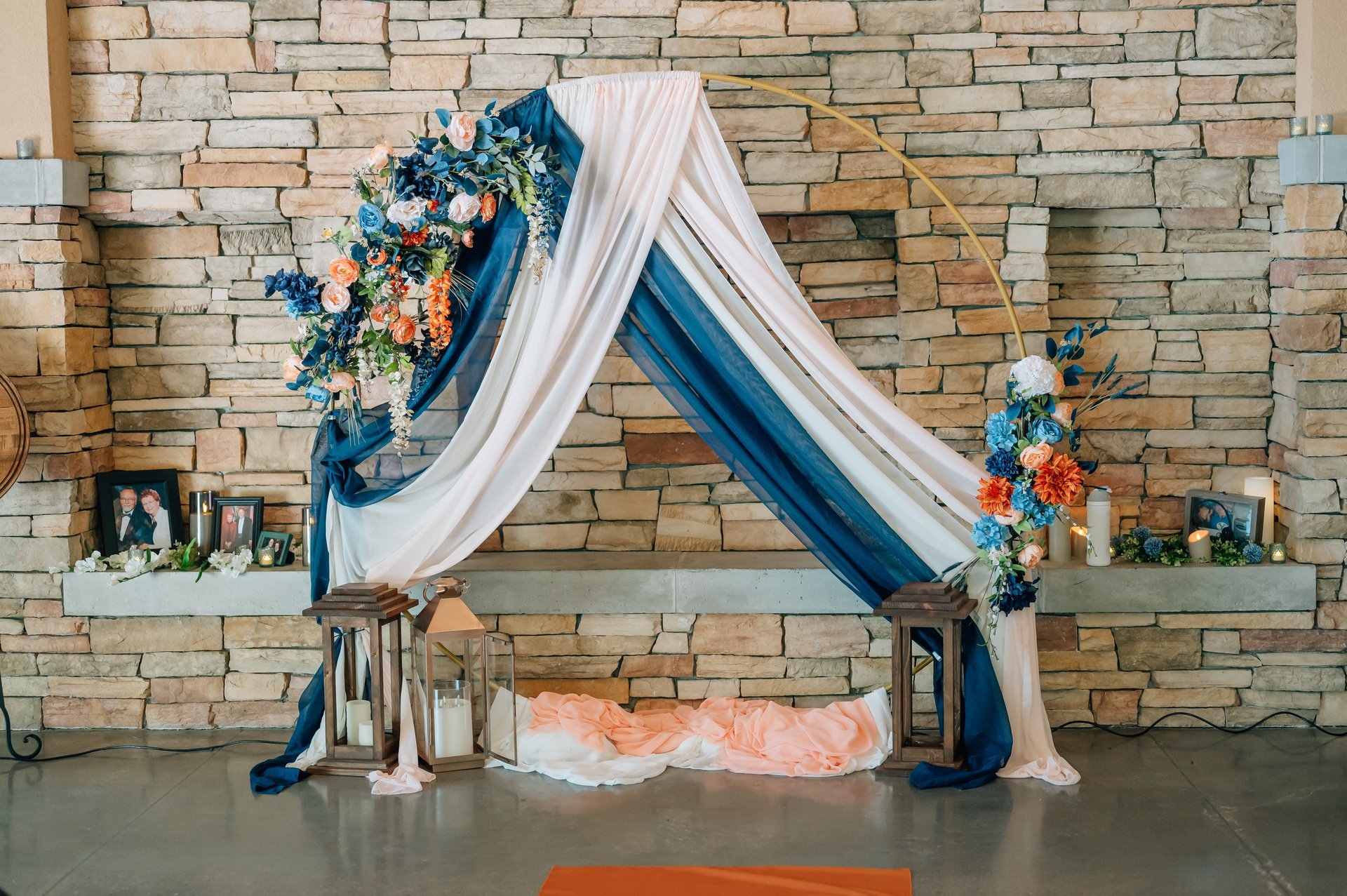 gray computer monitor