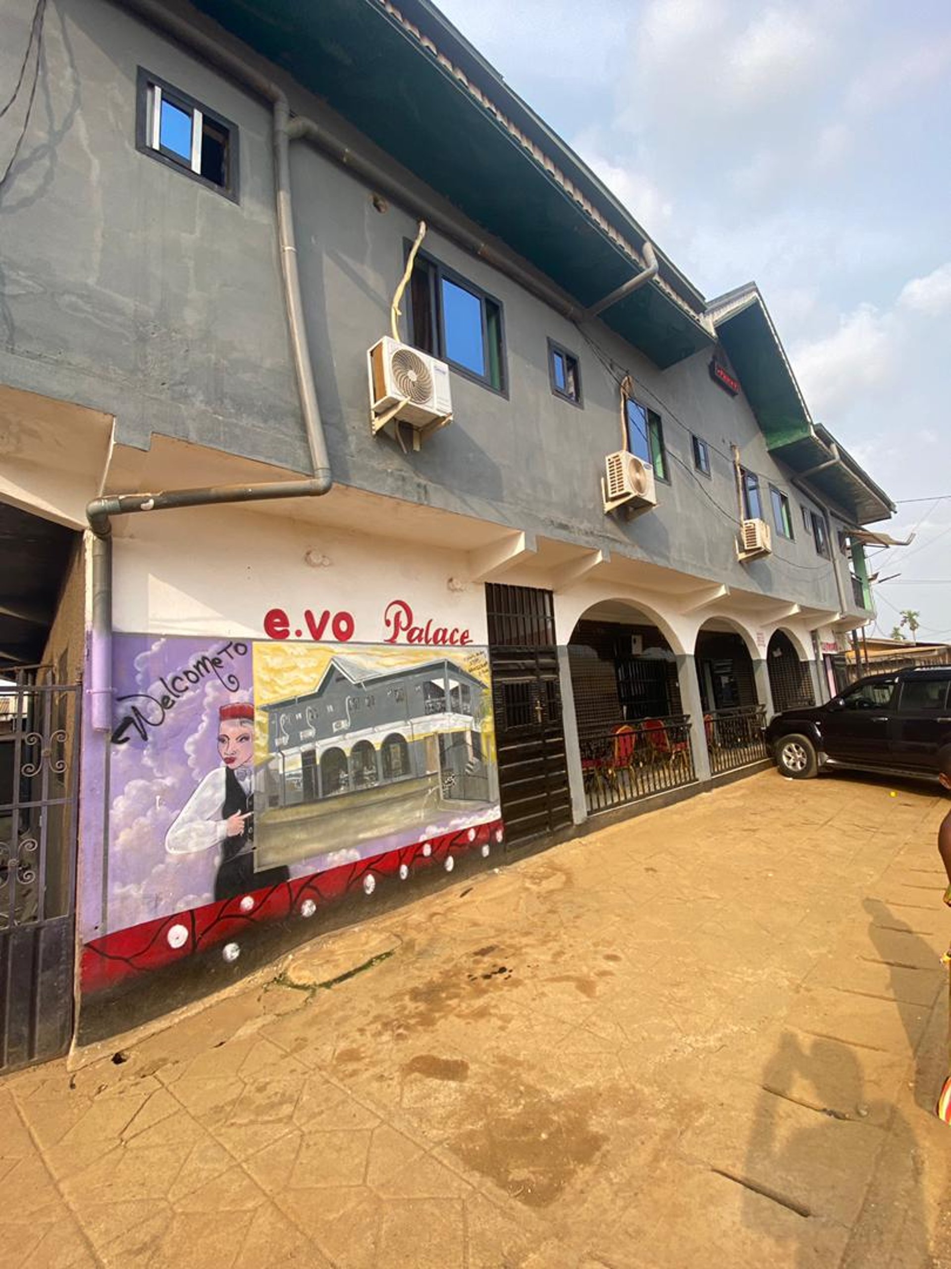 black and brown leather padded tub sofa