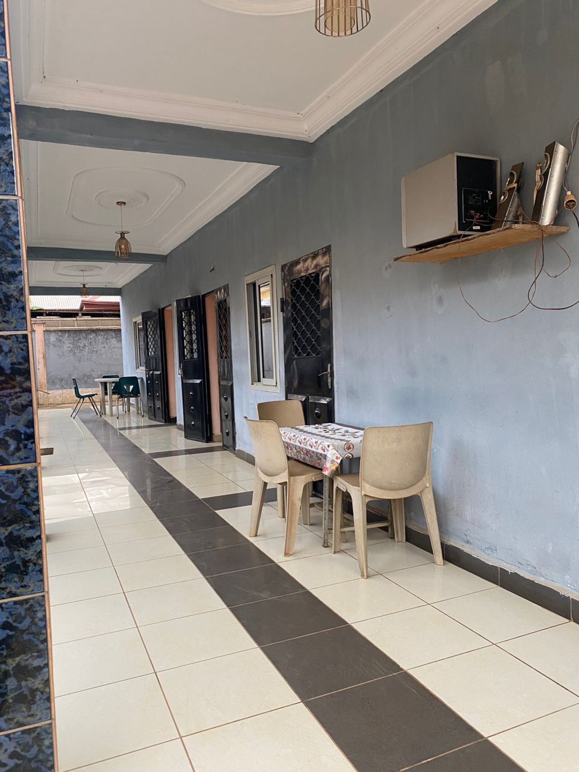 black and white bed linen