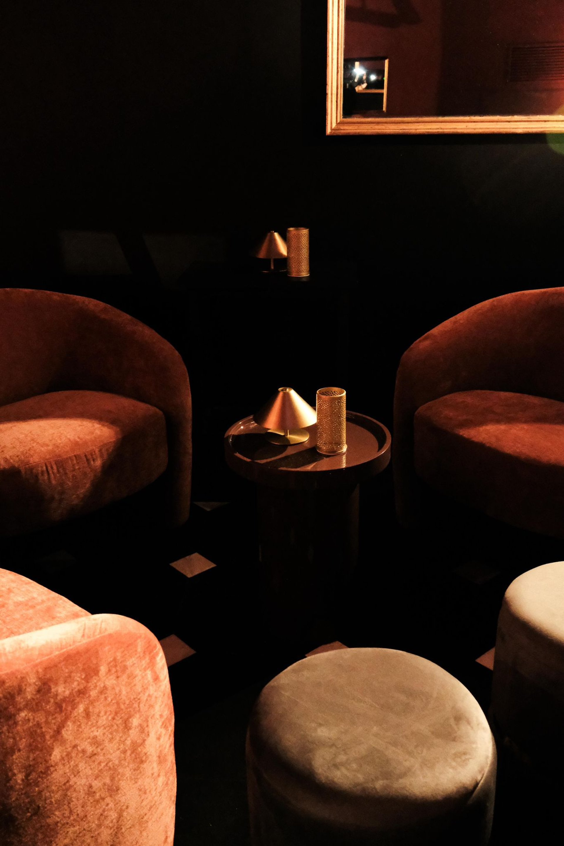 black and white bed linen