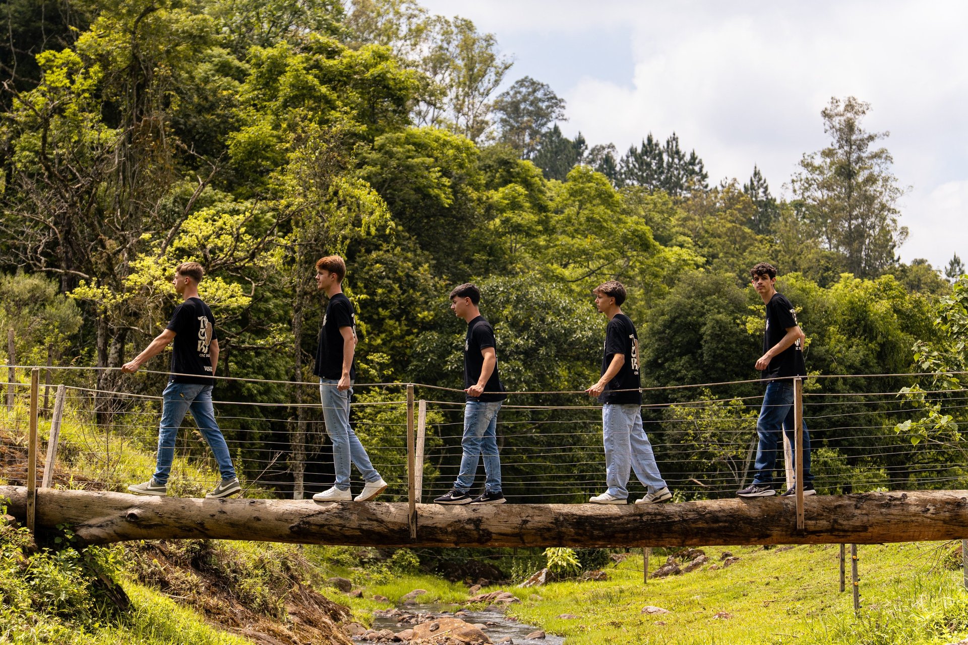 black and white bed linen