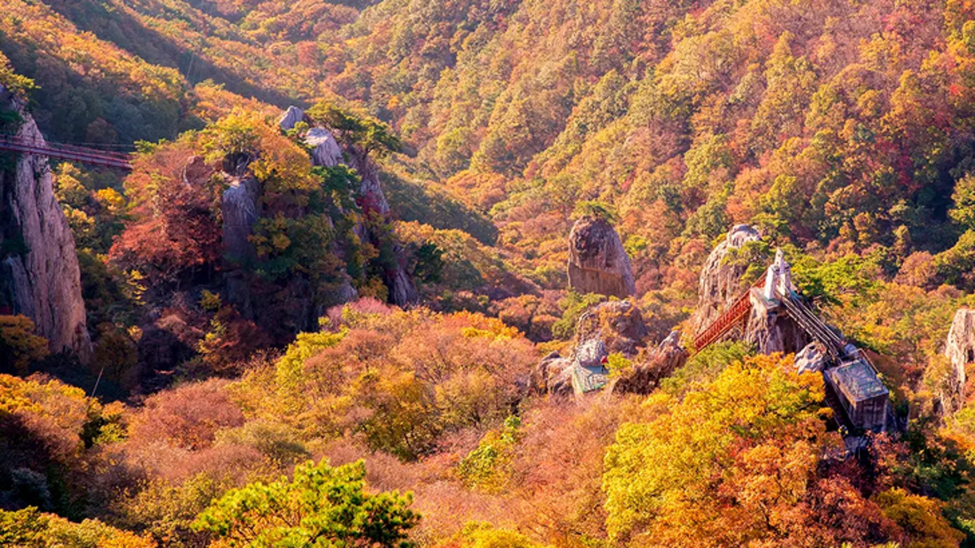 Enjoy the Breathtaking Scenery of Daedunsan Mountain