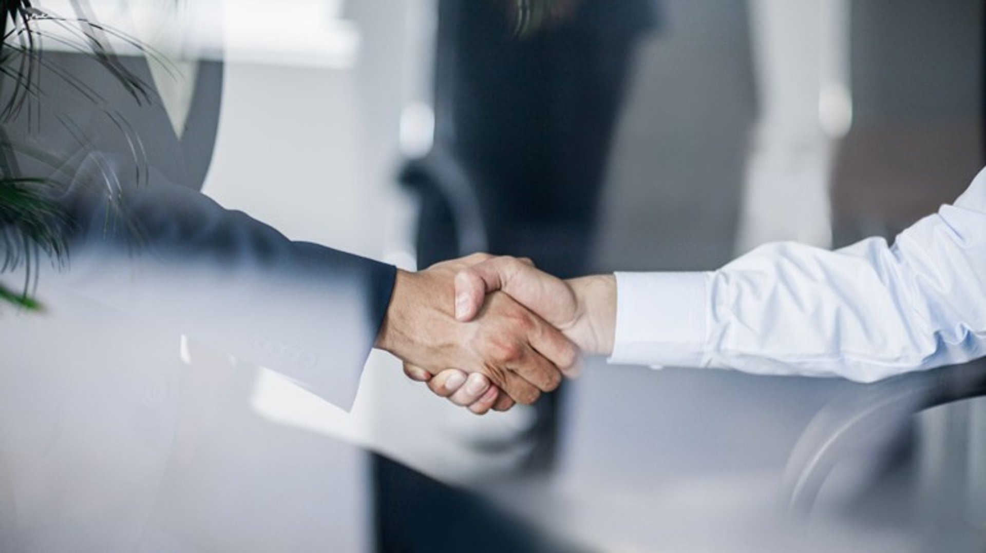 gray computer monitor