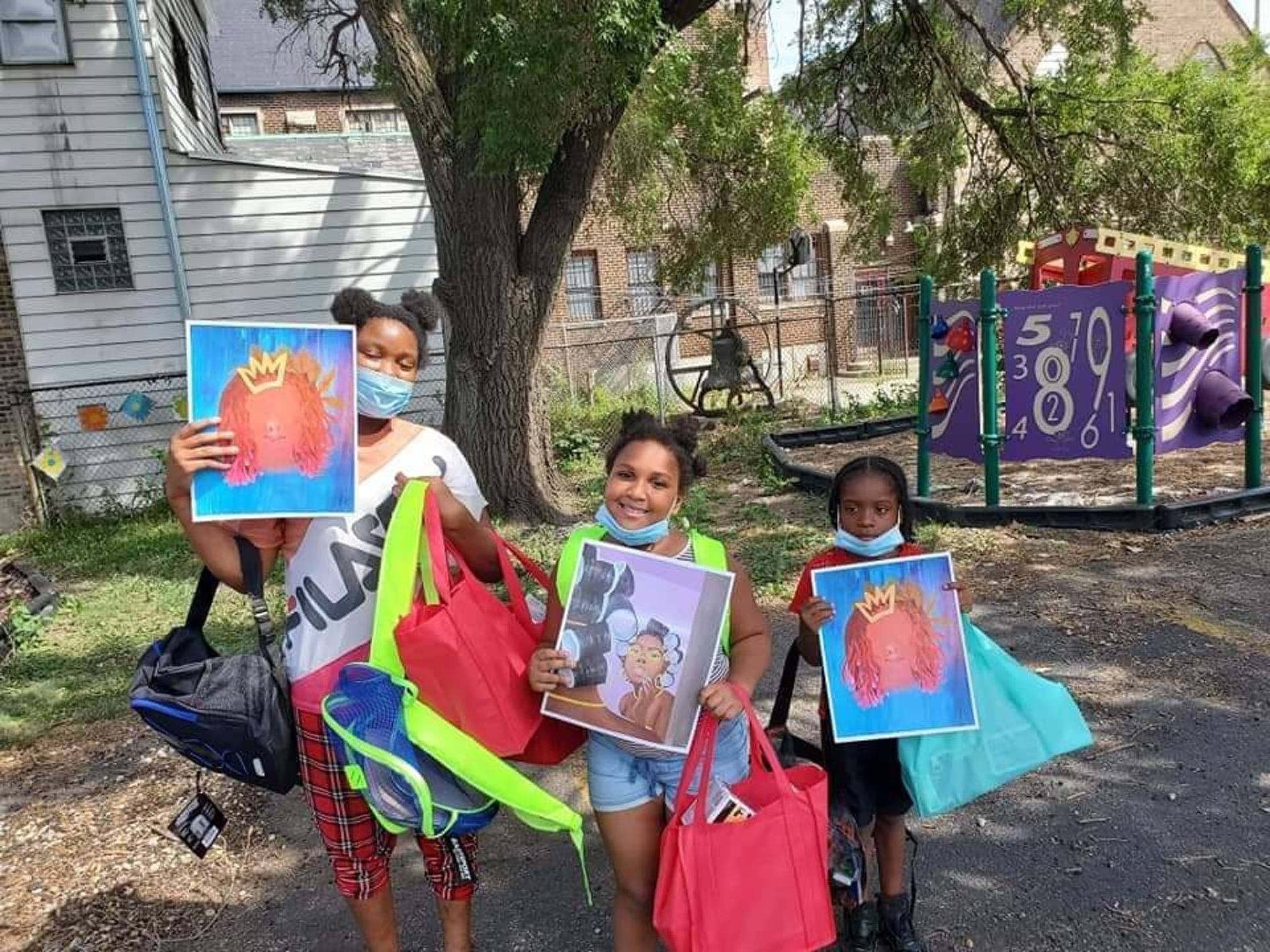 gray computer monitor