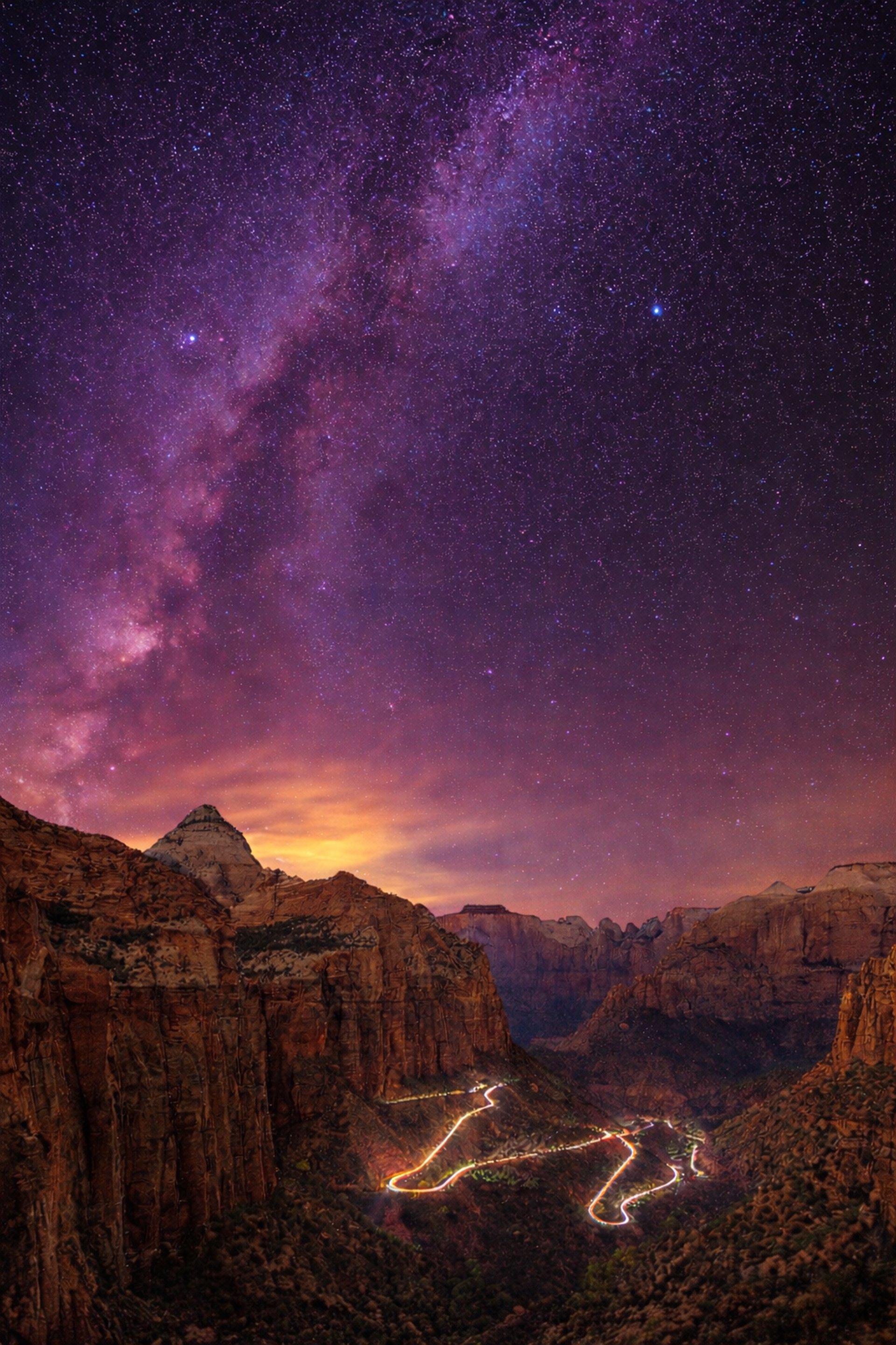 gray computer monitor