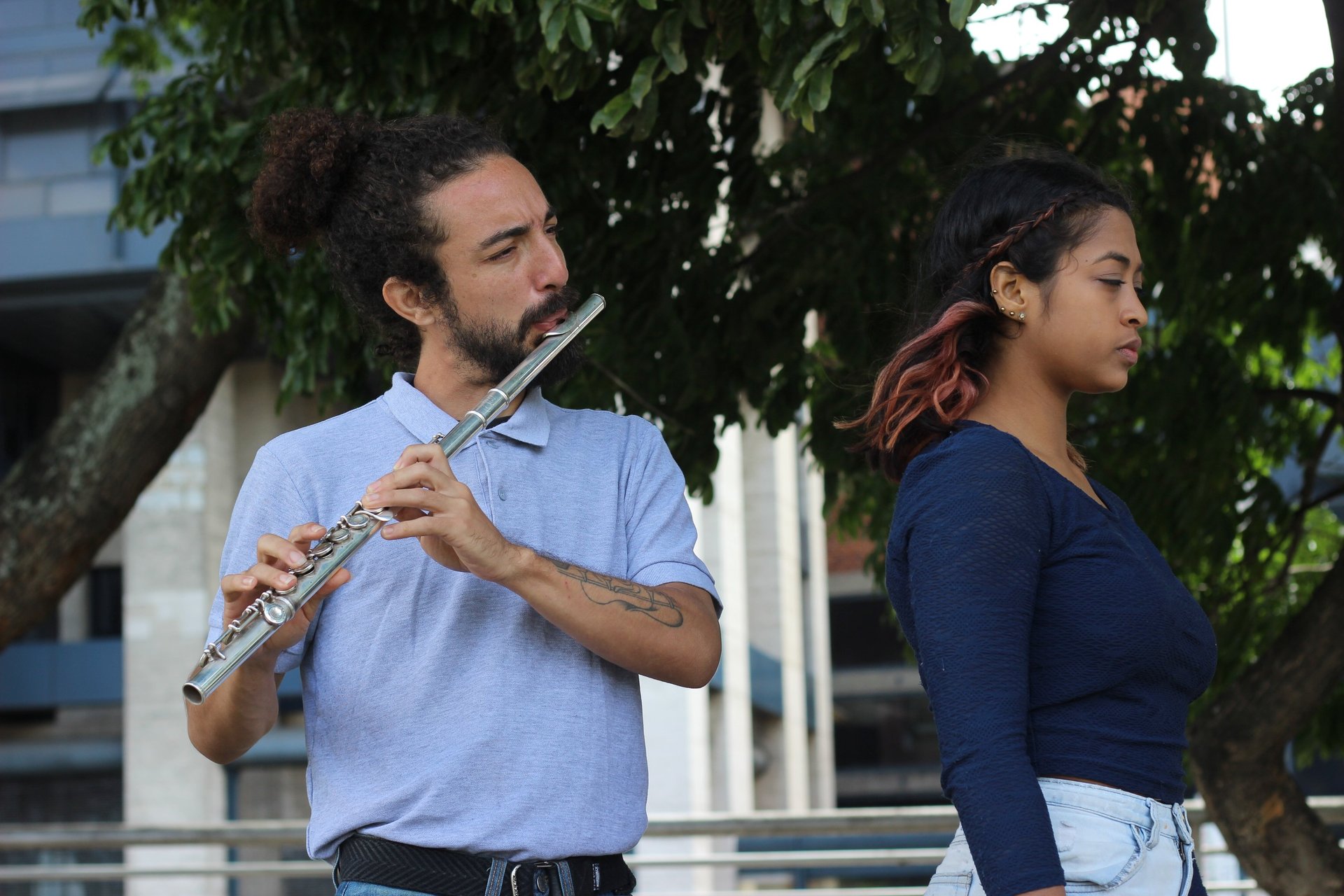 black and white bed linen