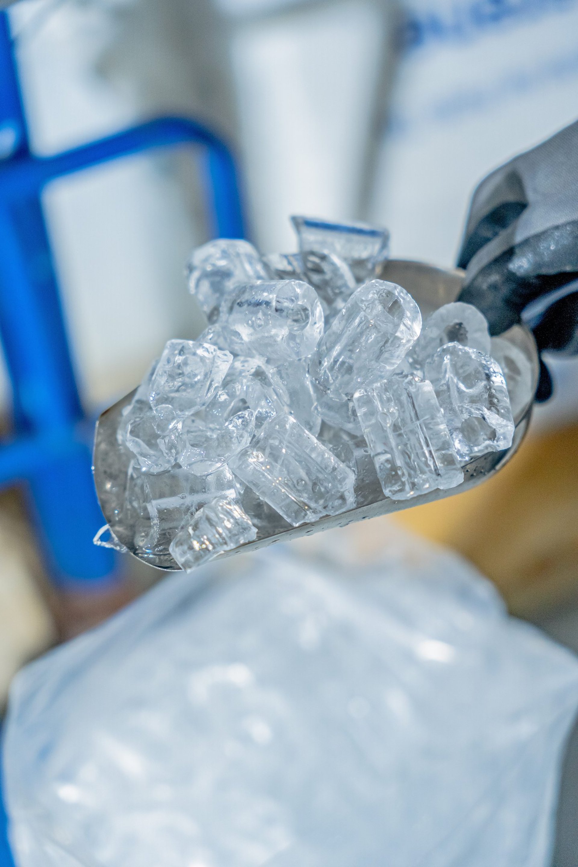 gray computer monitor