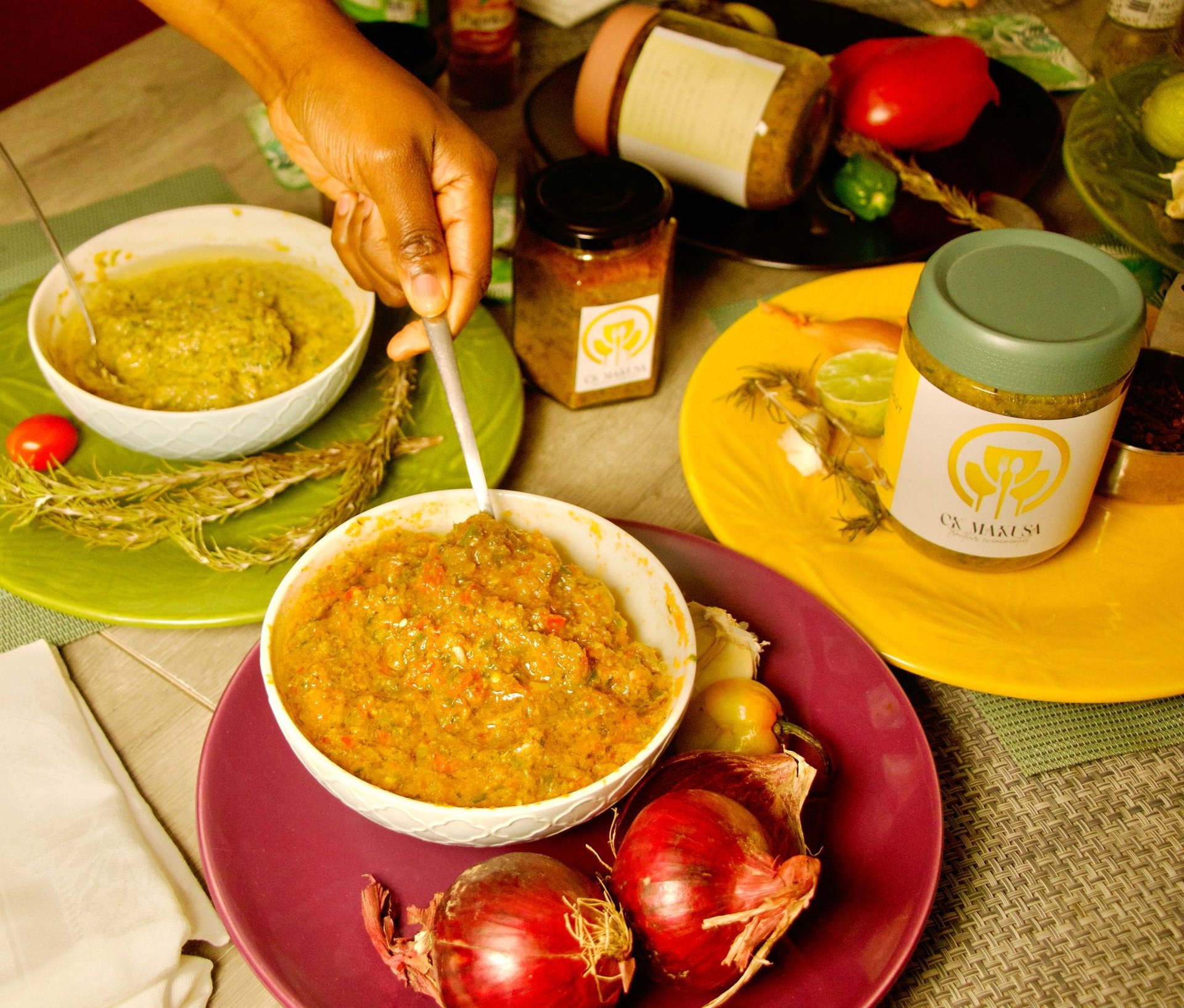 black and white bed linen