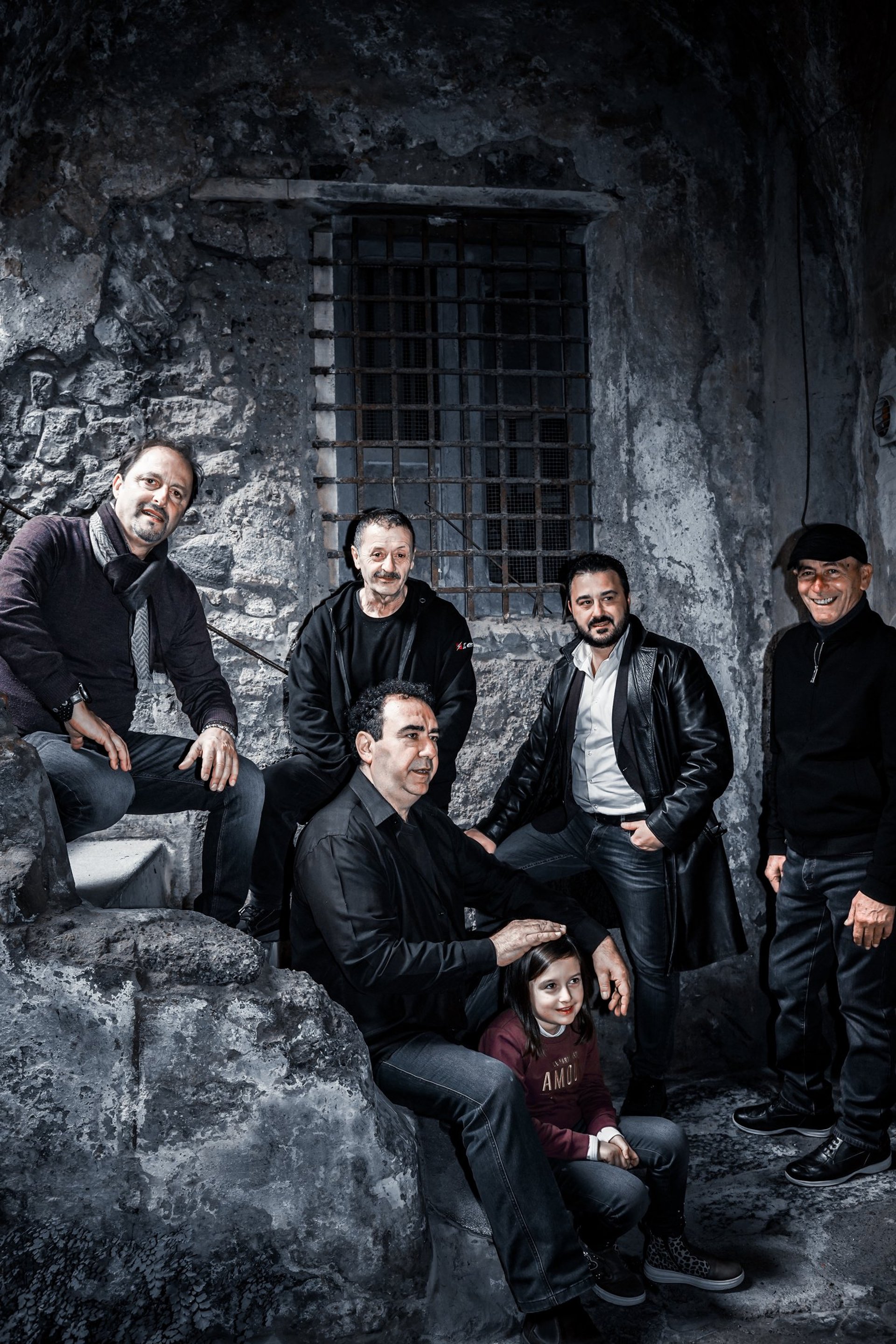 black and white bed linen