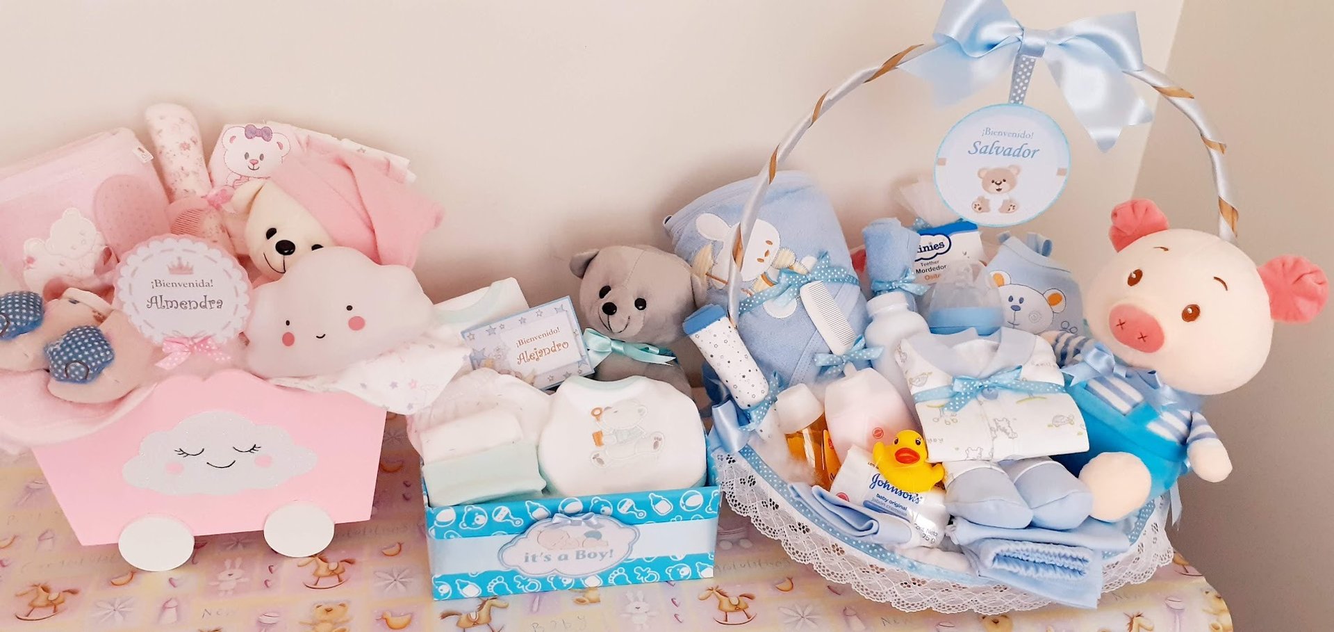 black and white bed linen