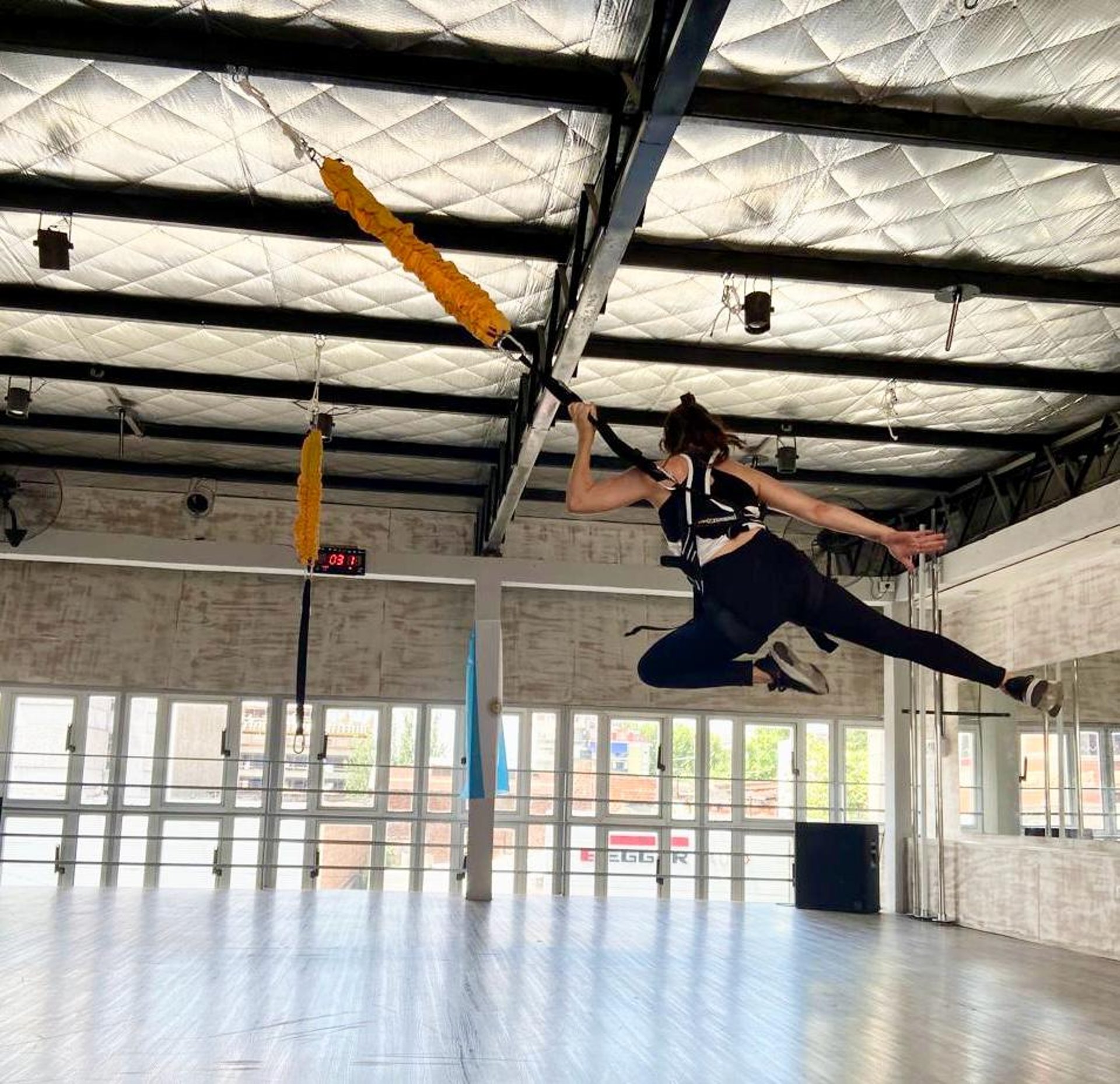 gray computer monitor