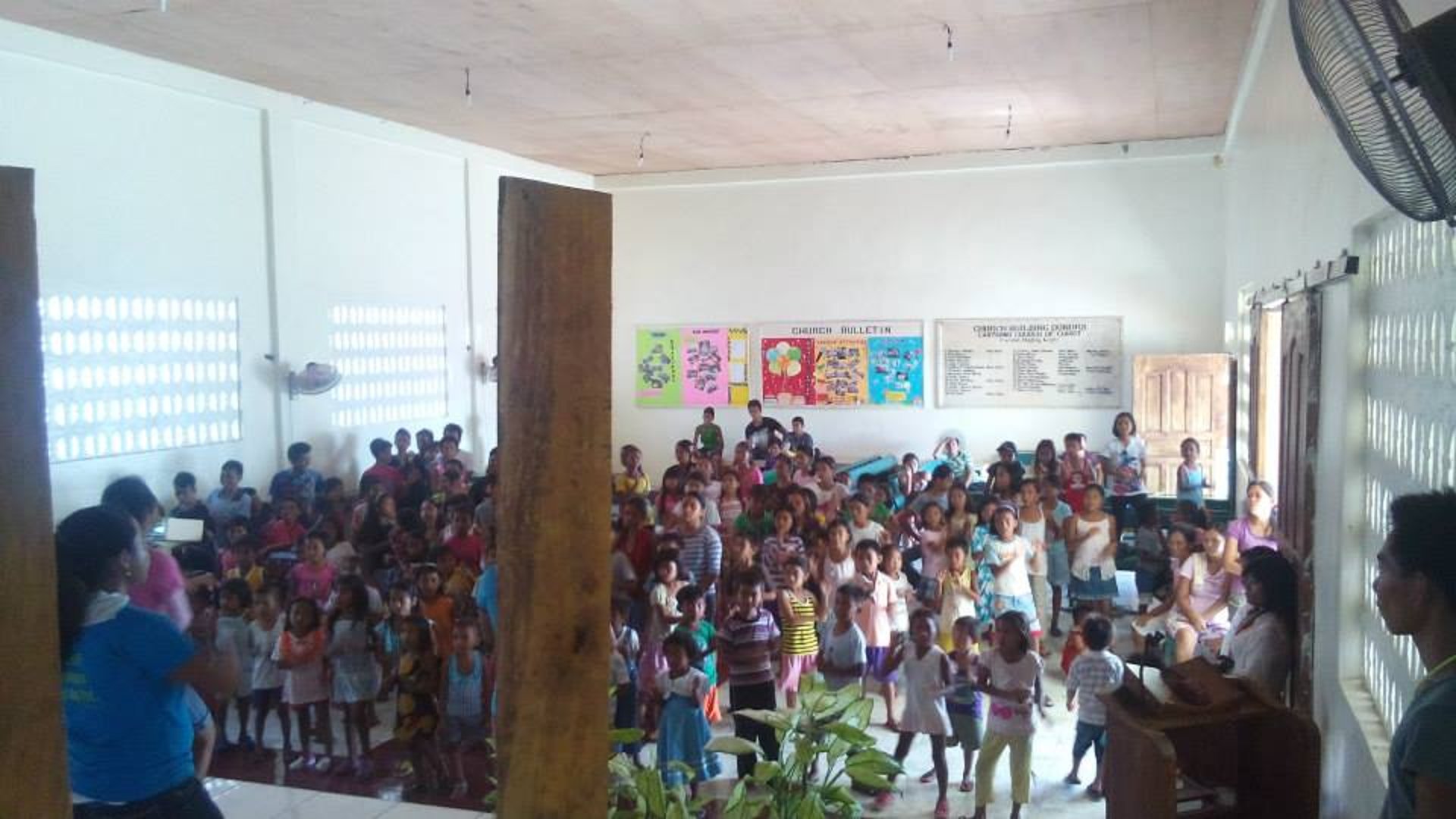 gray computer monitor