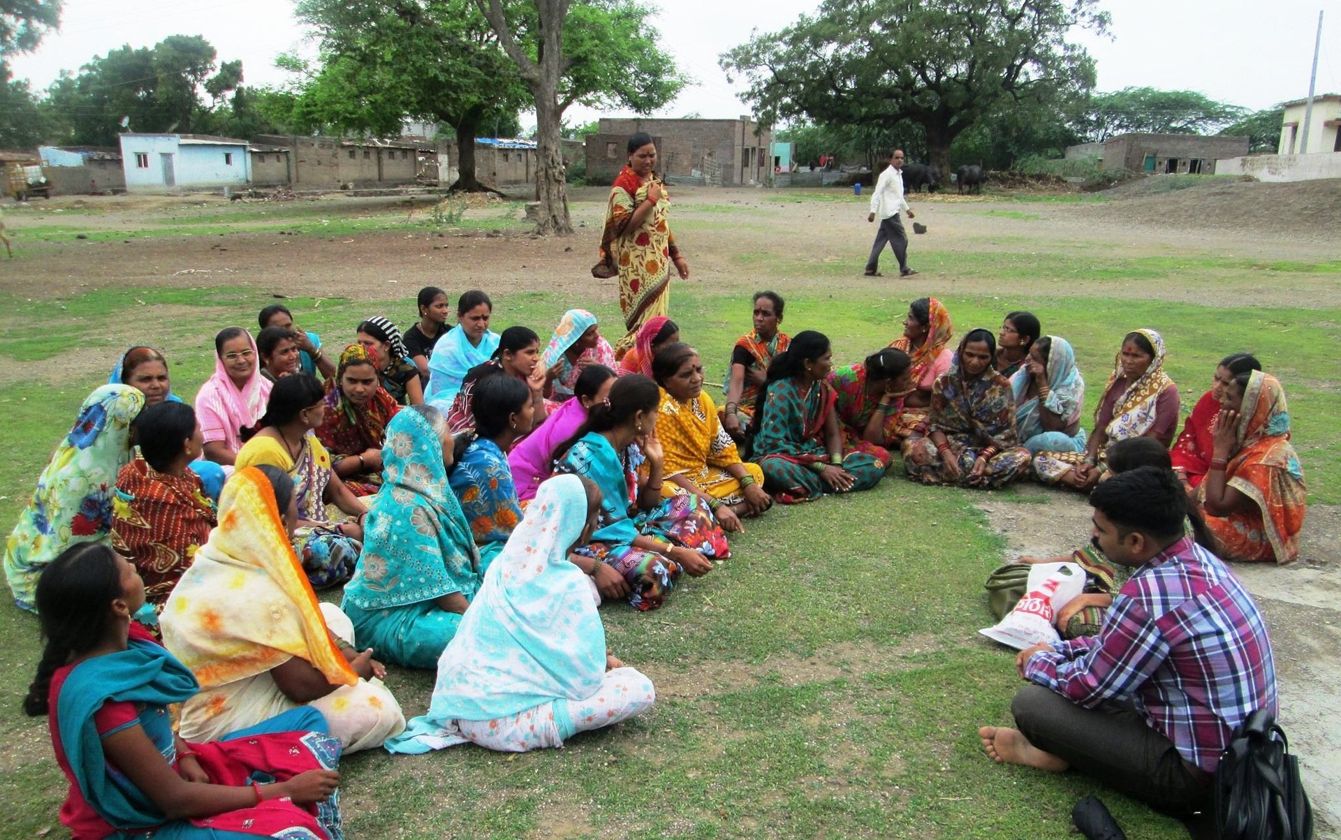 black and white bed linen