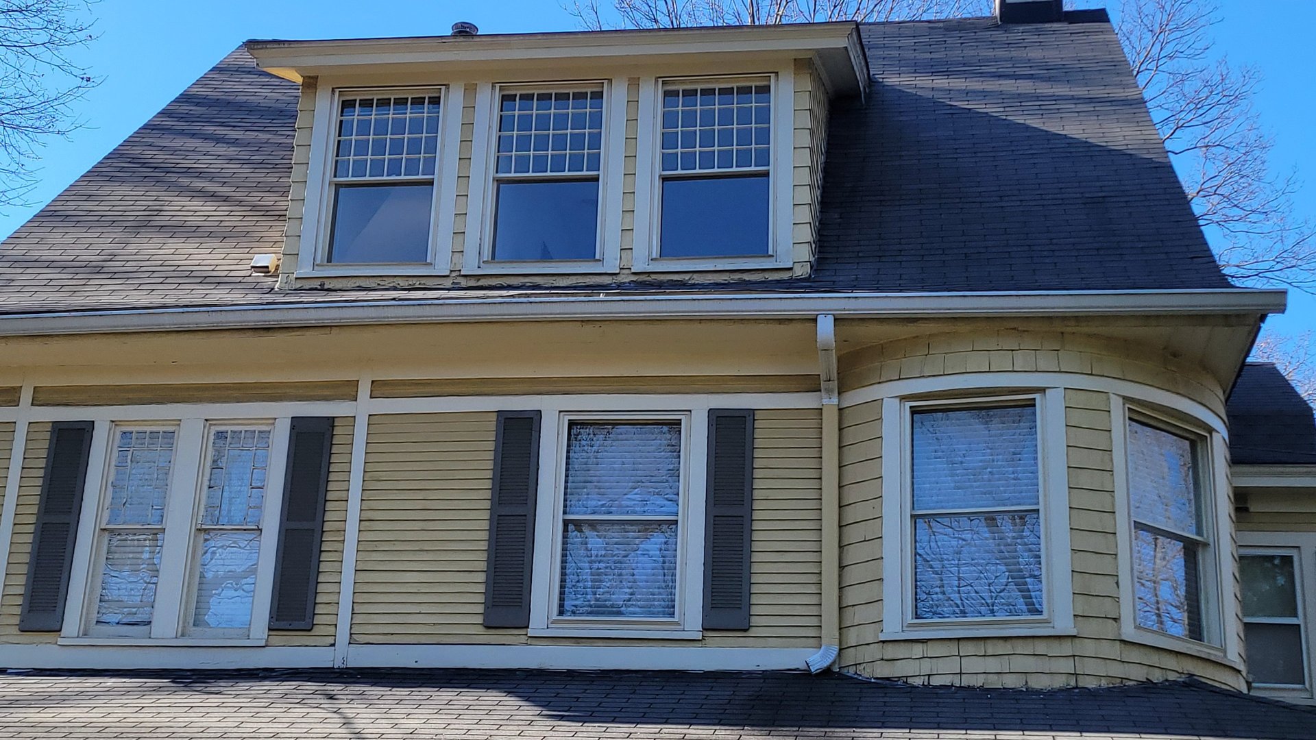 black and white bed linen