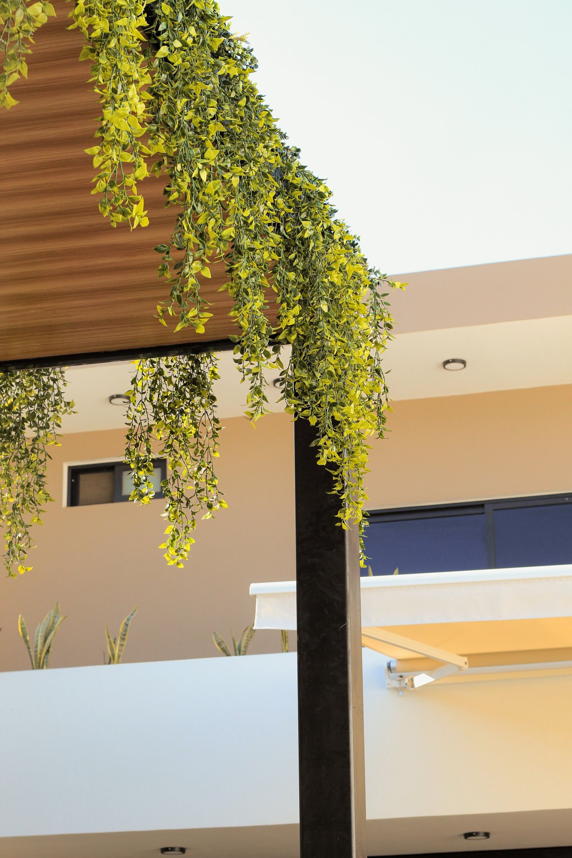 gray computer monitor