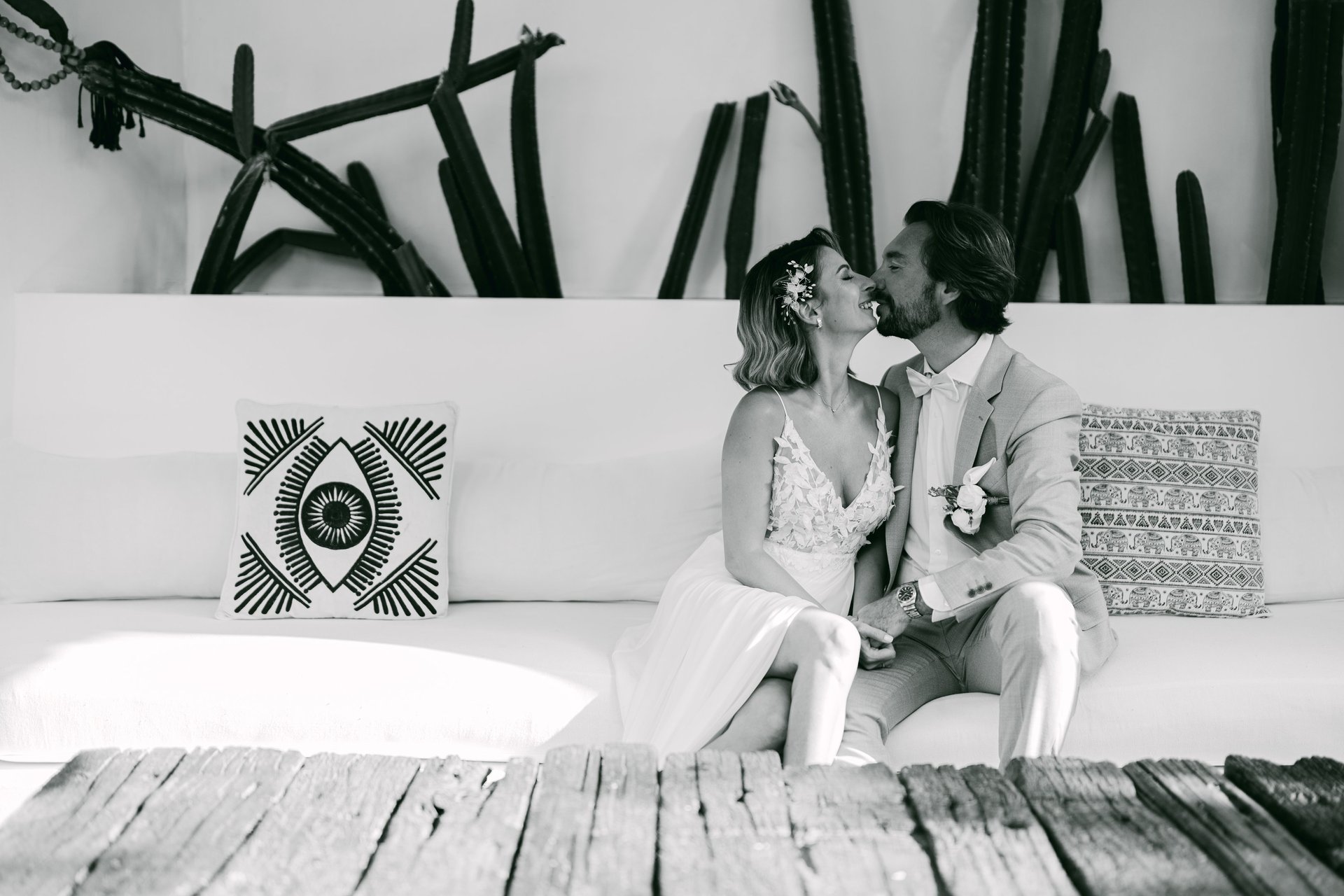 black and white bed linen