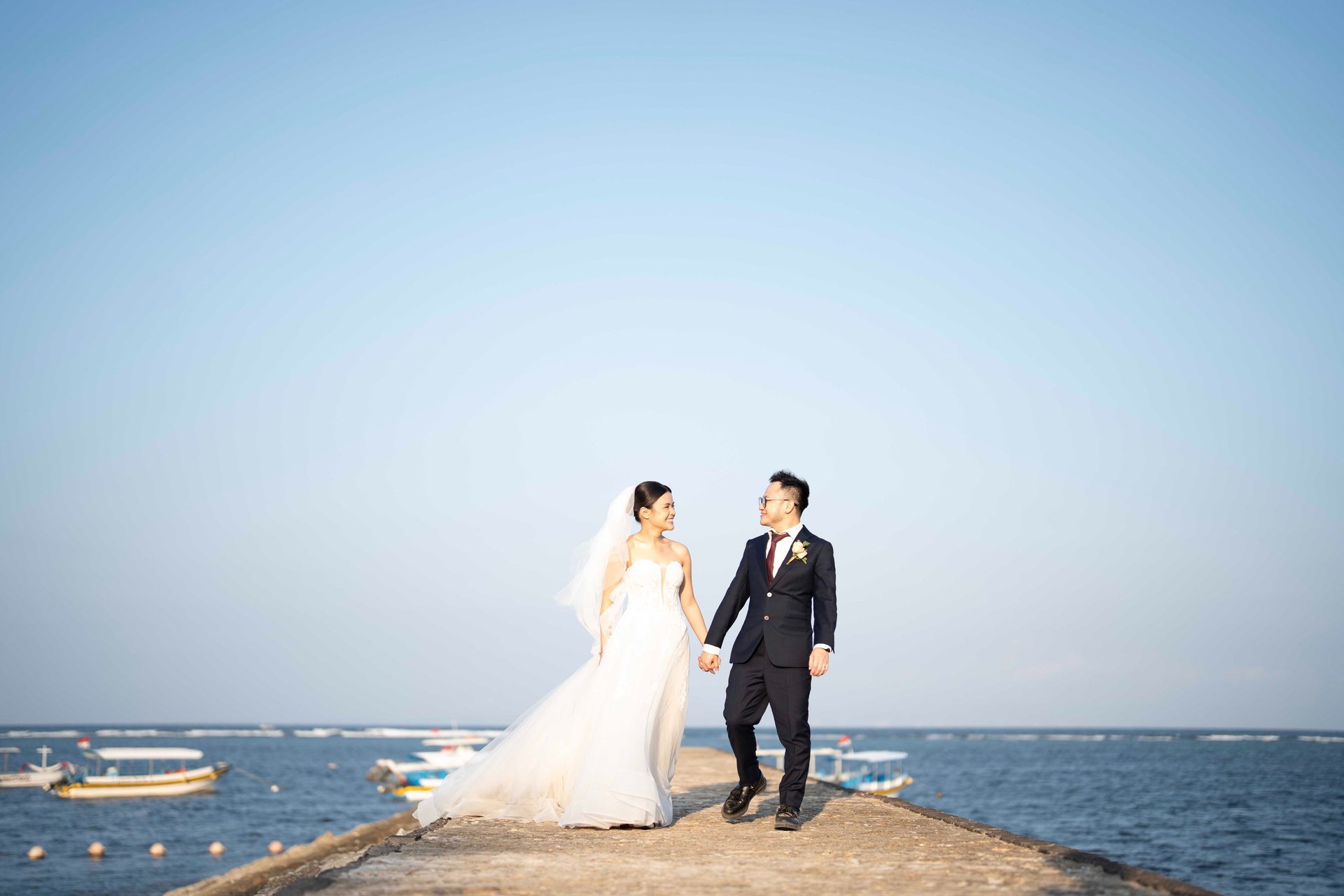 black and white bed linen