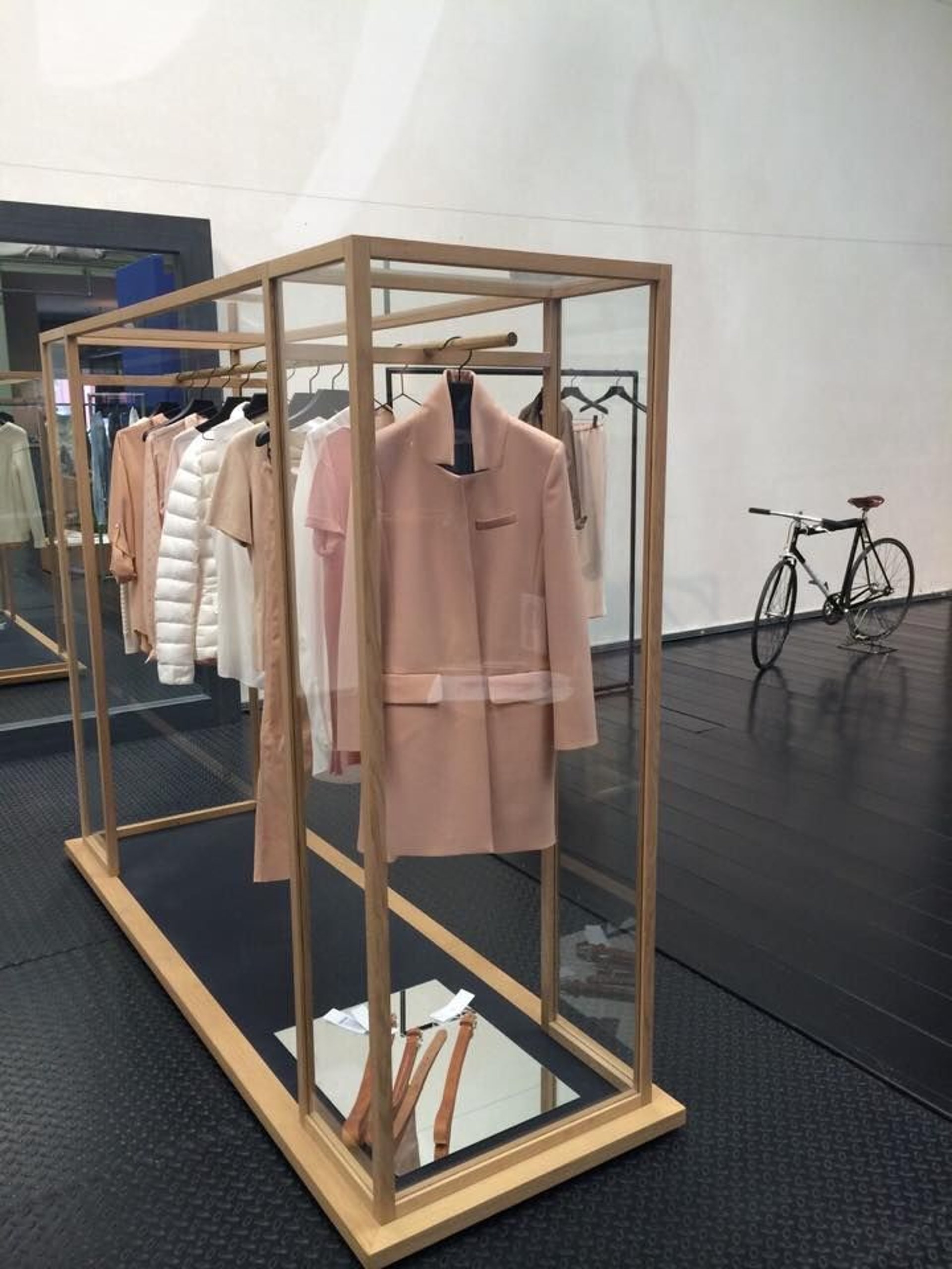 black and white bed linen