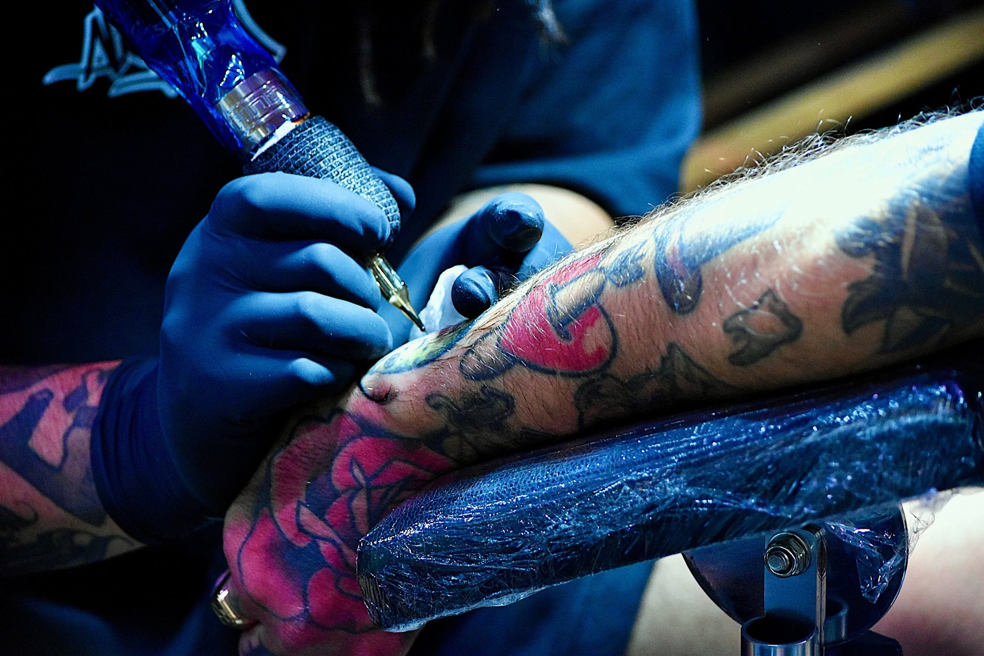 black and white bed linen