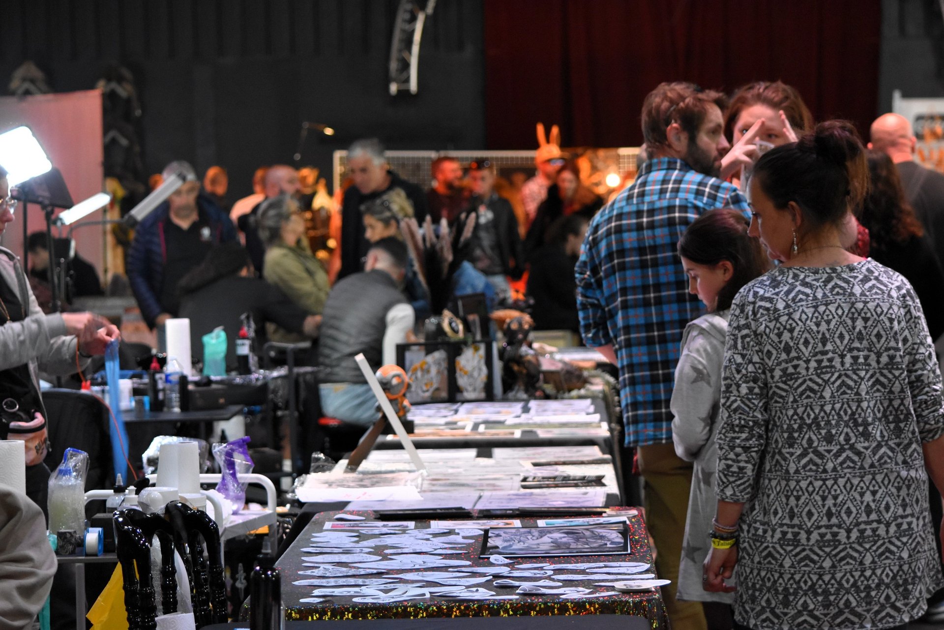 black and white bed linen