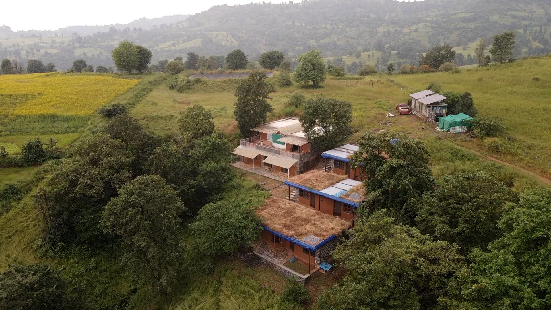 black and white bed linen
