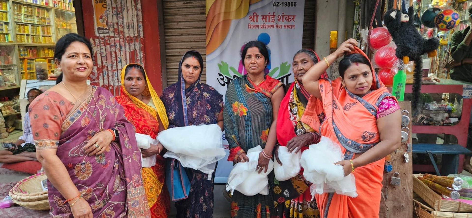 gray computer monitor