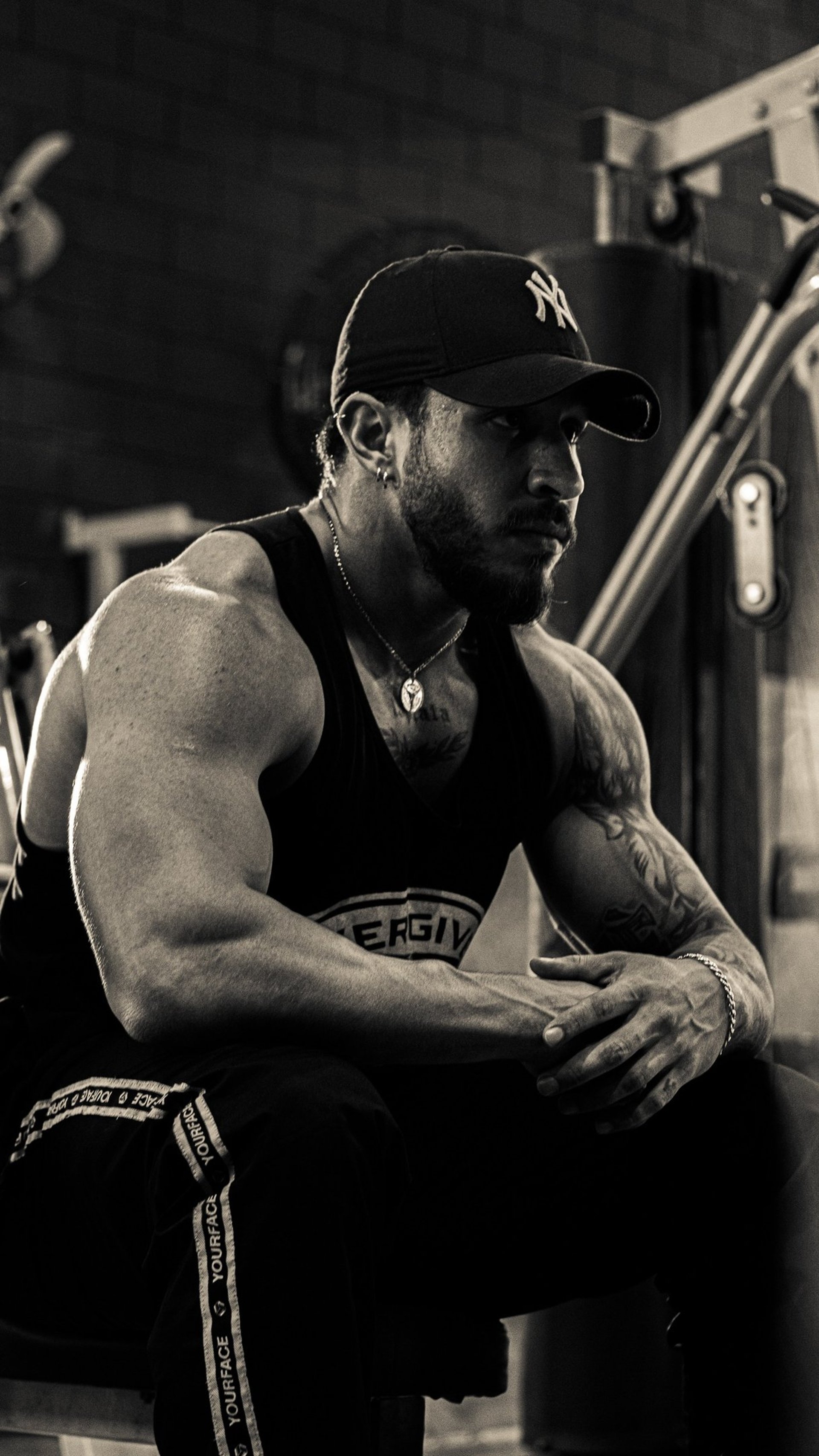 black and white bed linen