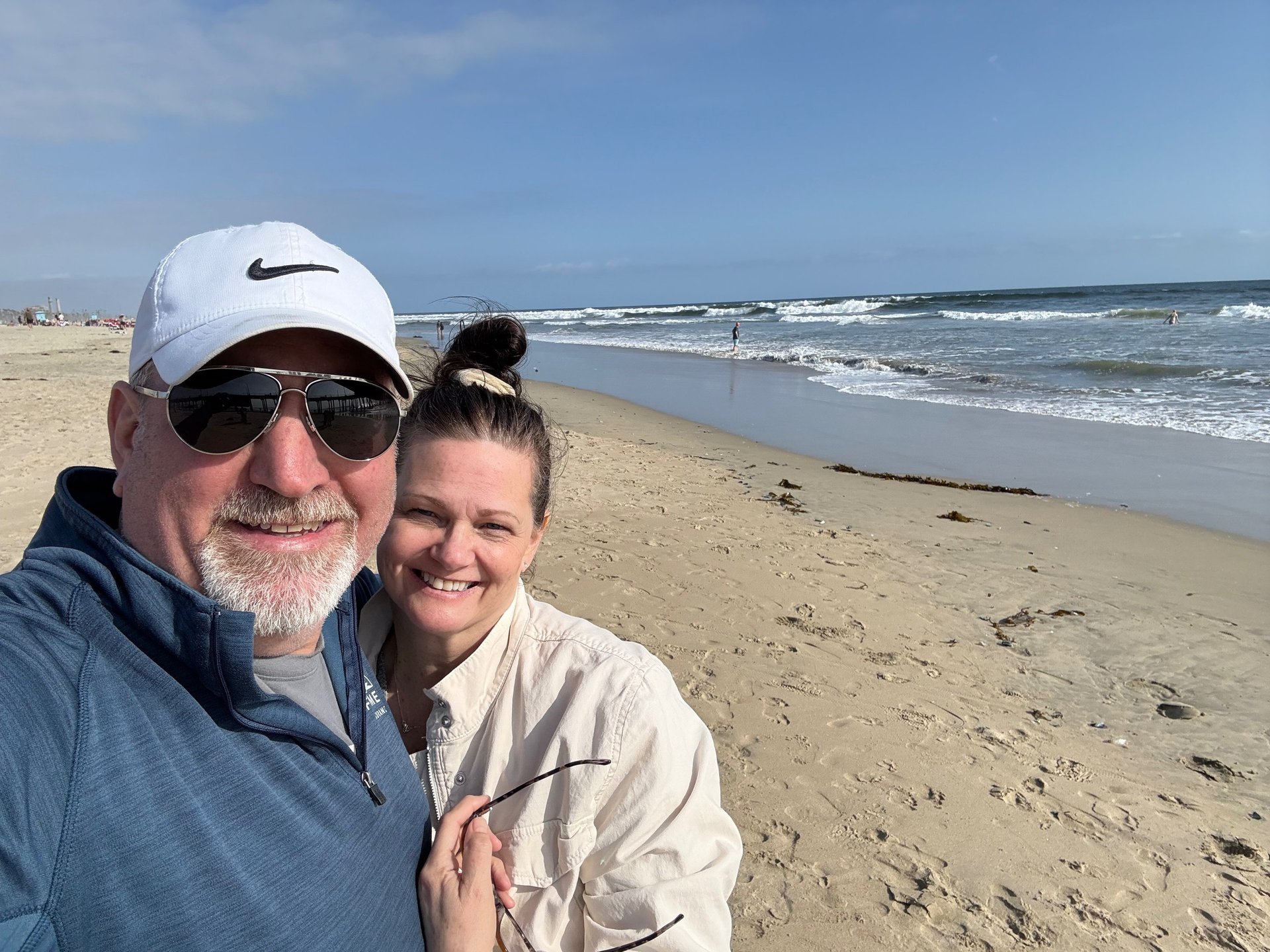 gray computer monitor