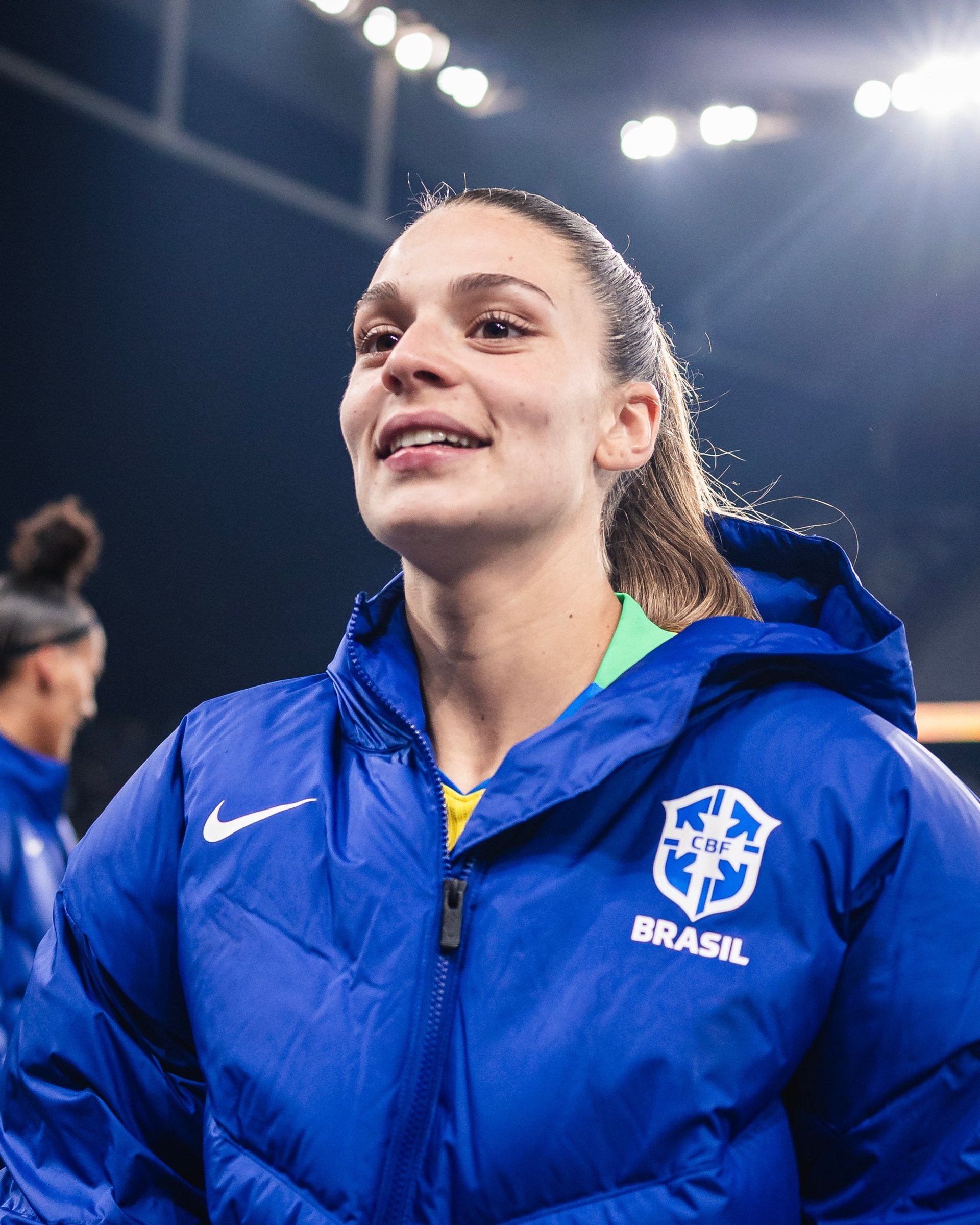 gray computer monitor