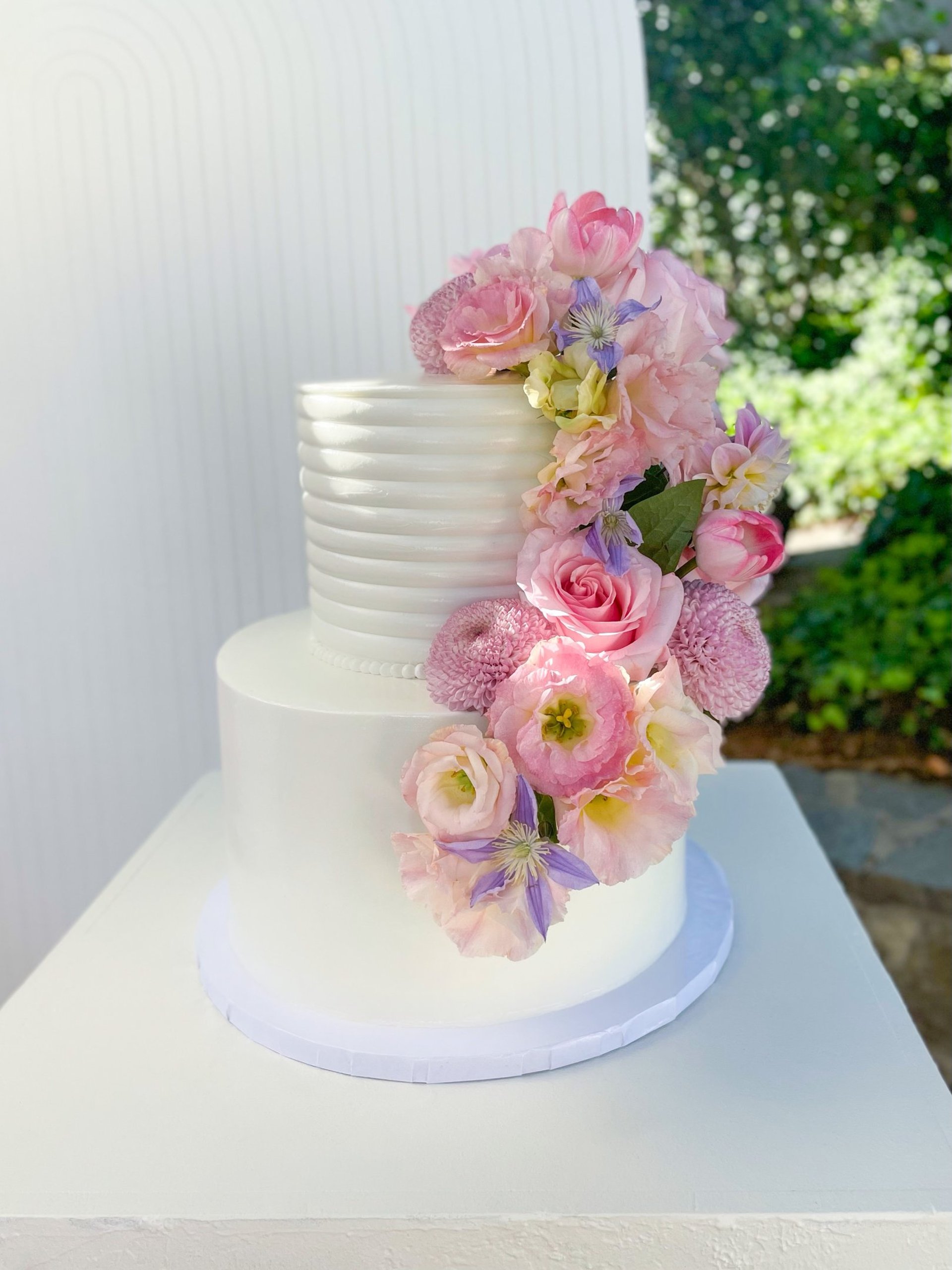 black and white bed linen