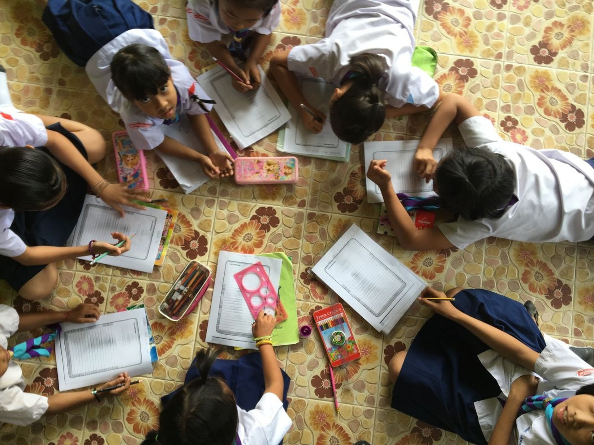 black and white bed linen