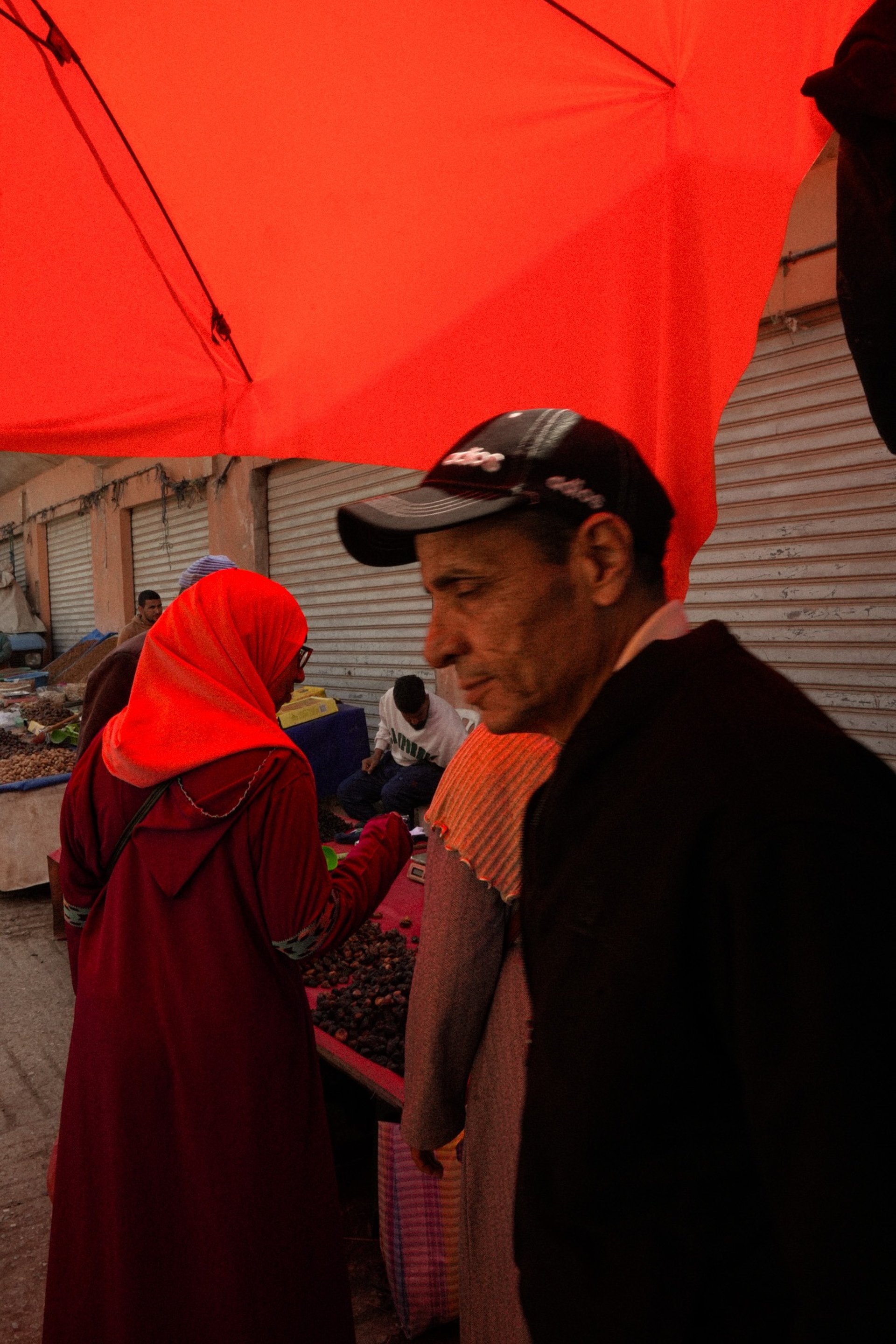 black and white bed linen