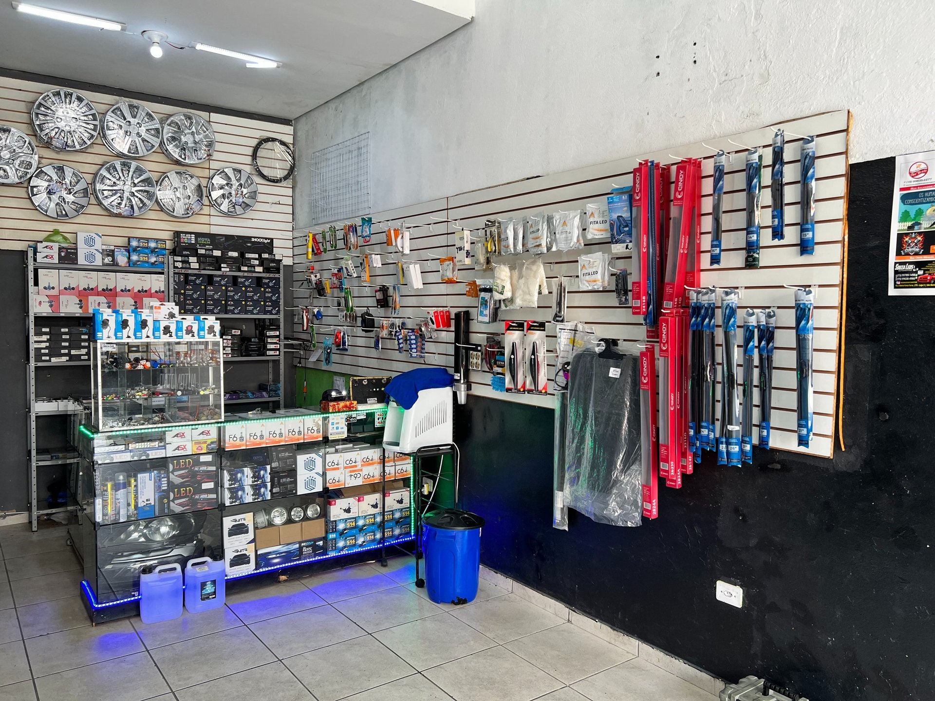 black and brown leather padded tub sofa