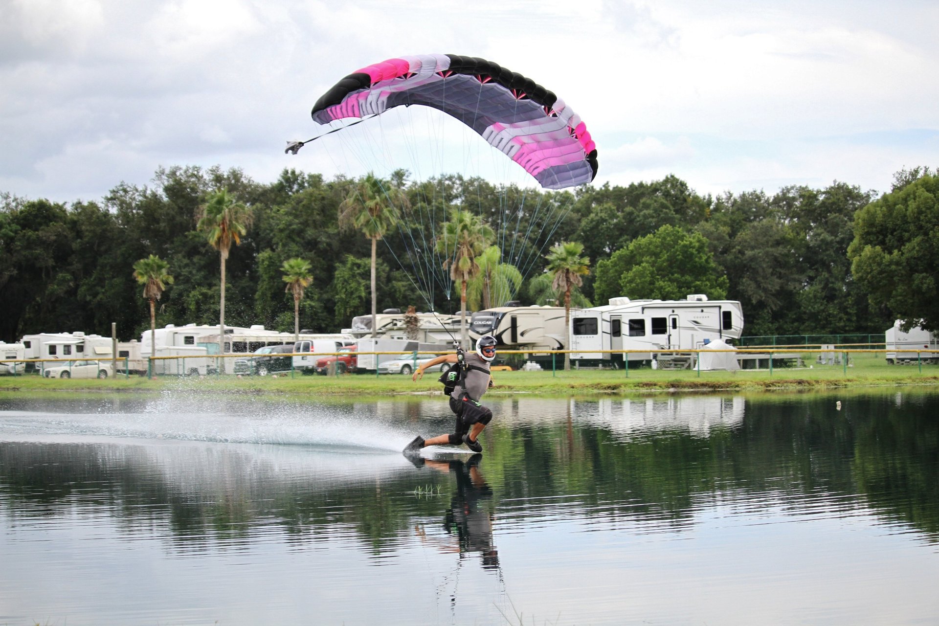 black and white bed linen