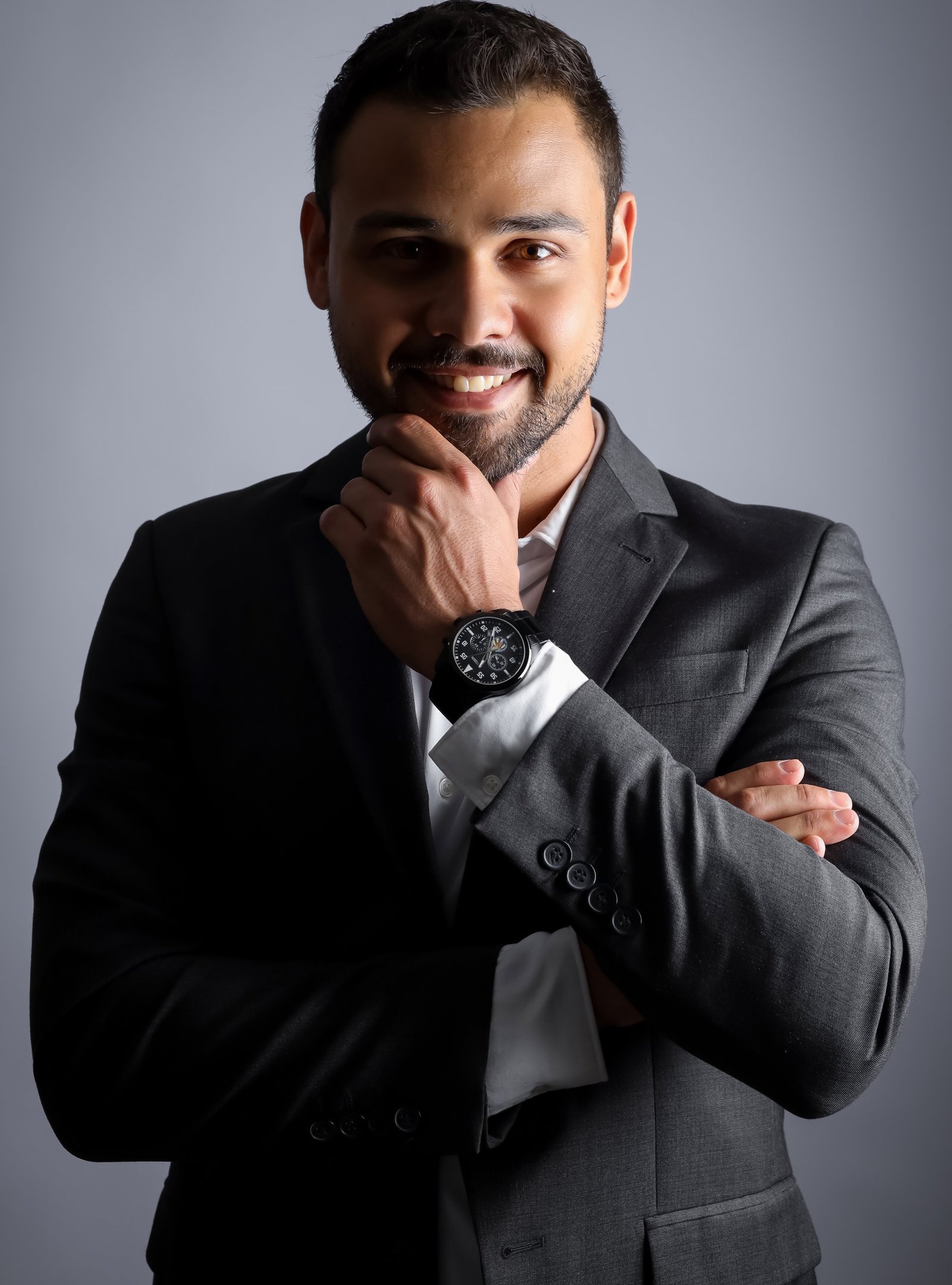 Foto do rosto do Dr. Renan Pataro, médico Vascular