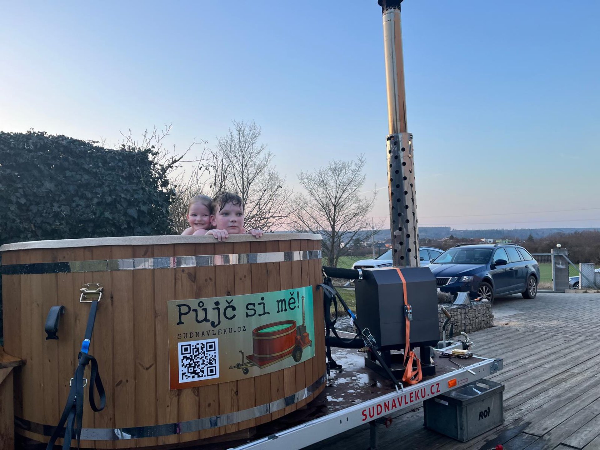 black and white bed linen
