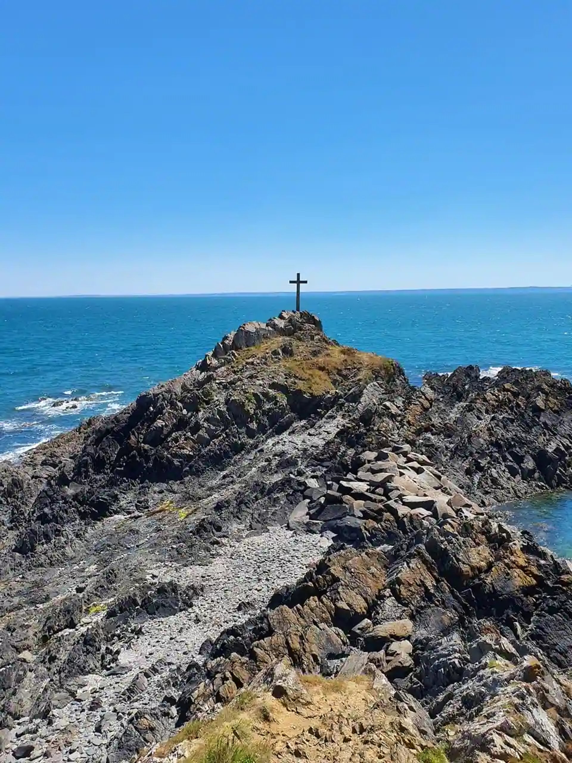 Chantier de ravalement et protection hydrofuge sur une façade exposée à la mer à Plouescat (29430)