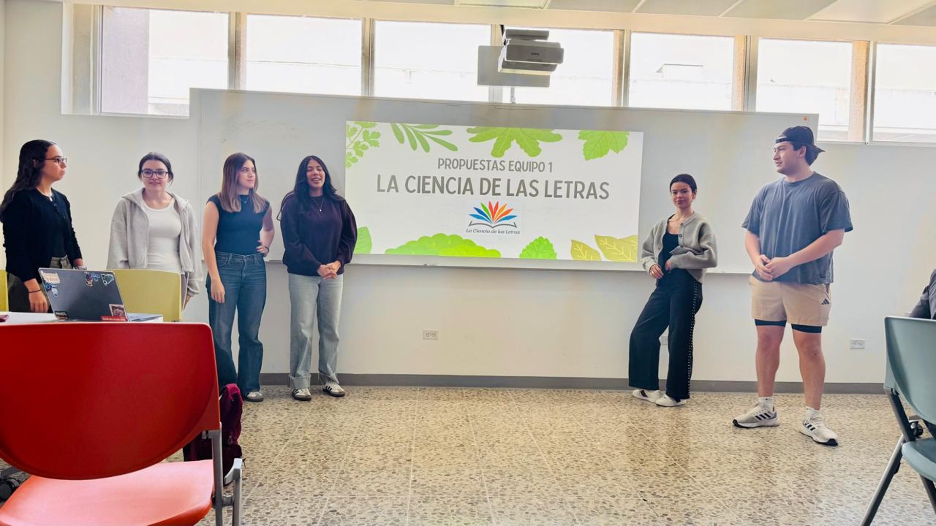 gray computer monitor