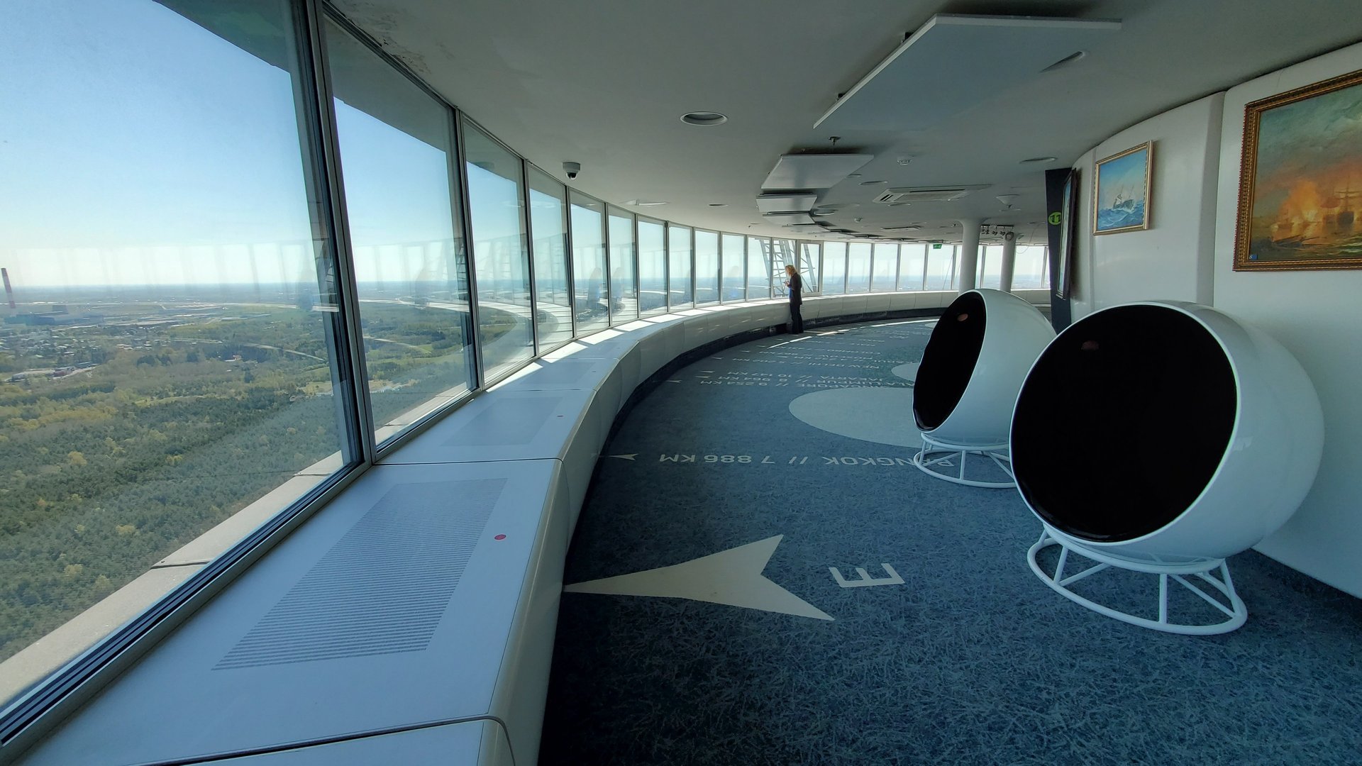 black and white bed linen