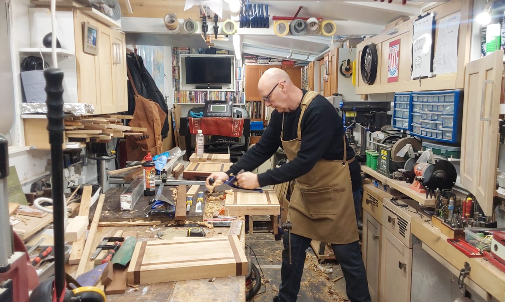 black and white bed linen