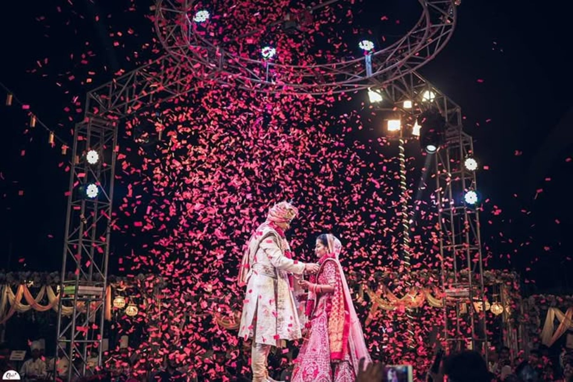 black and white bed linen