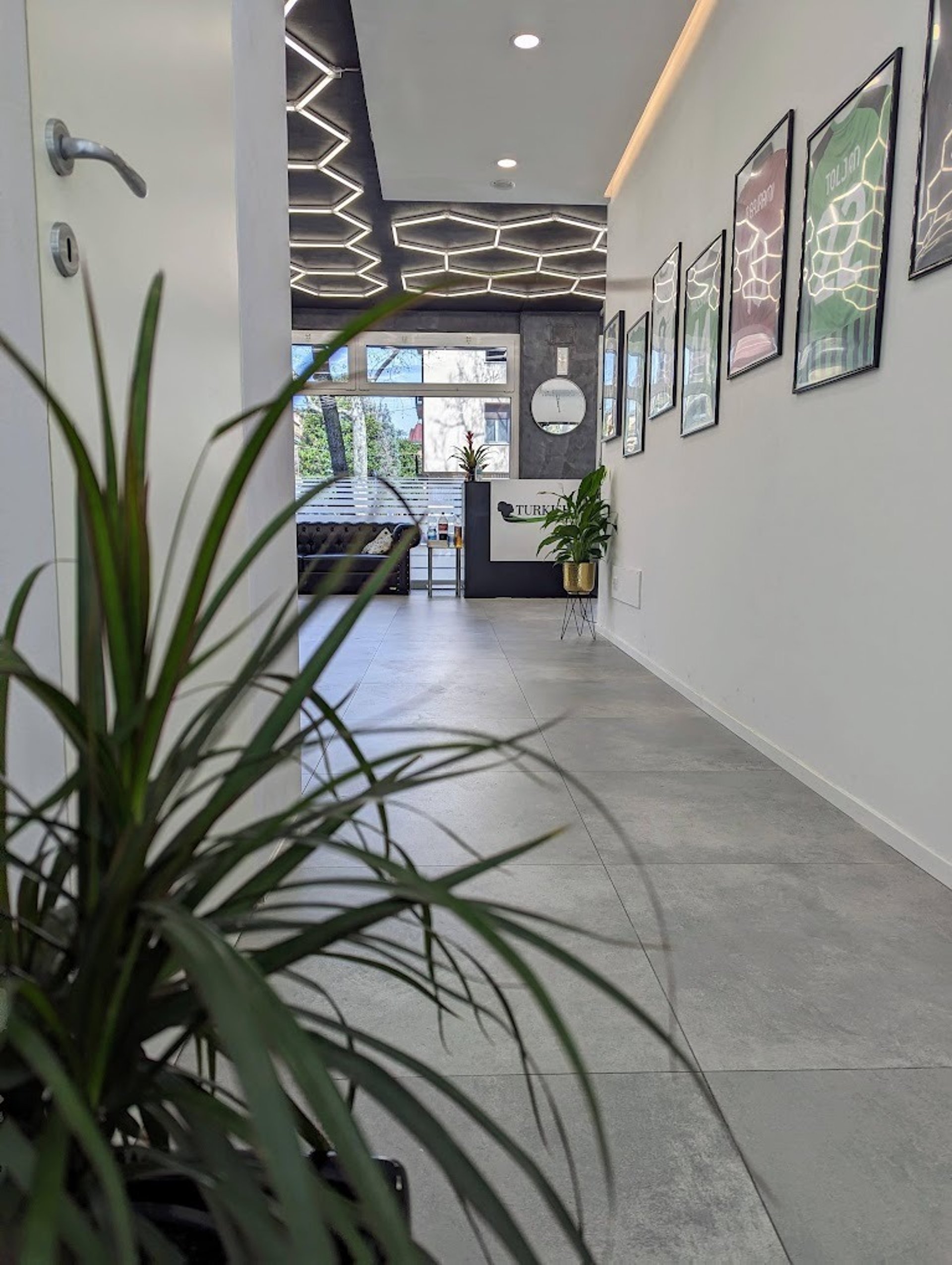 black and white bed linen