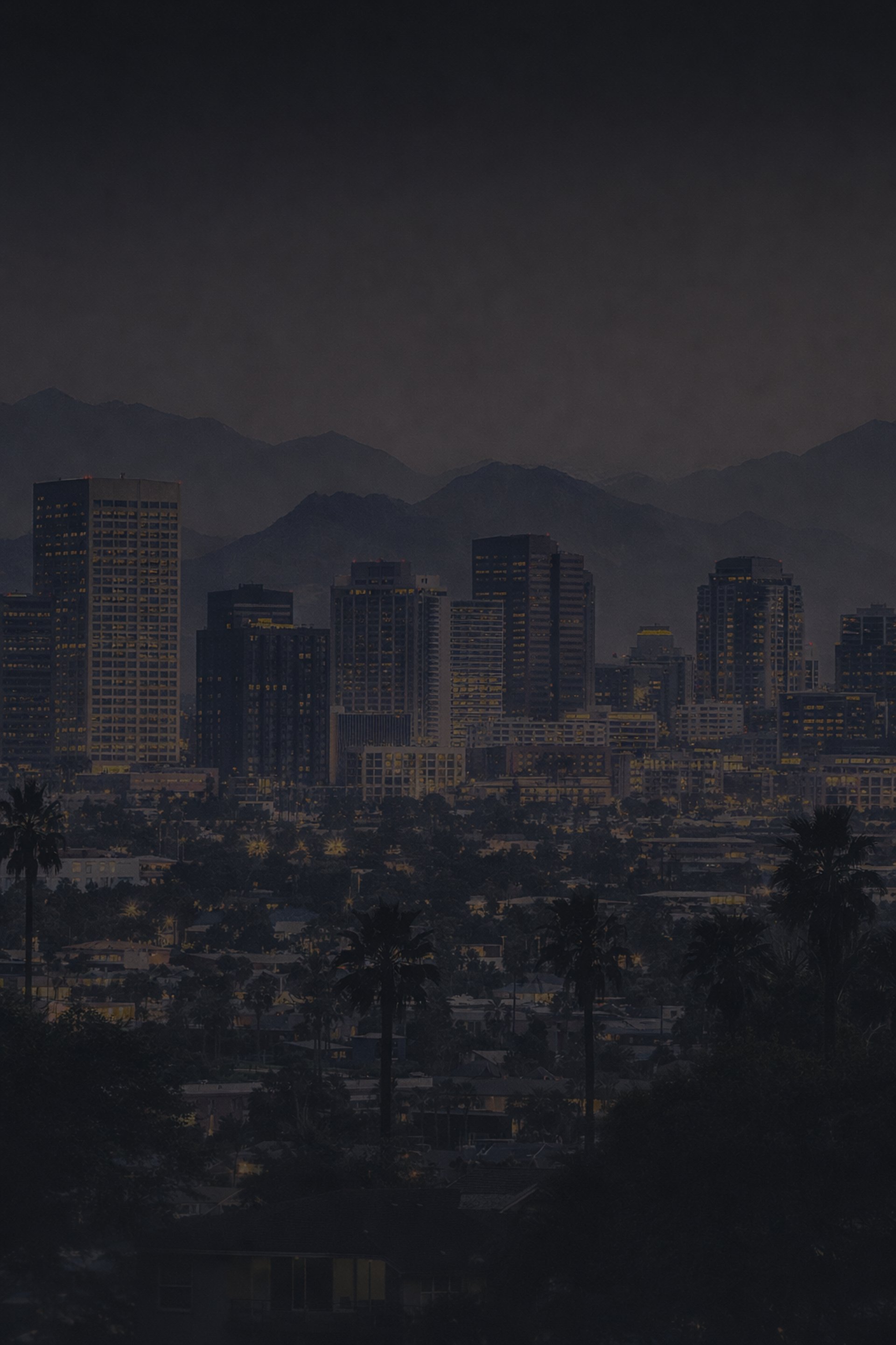 gray computer monitor