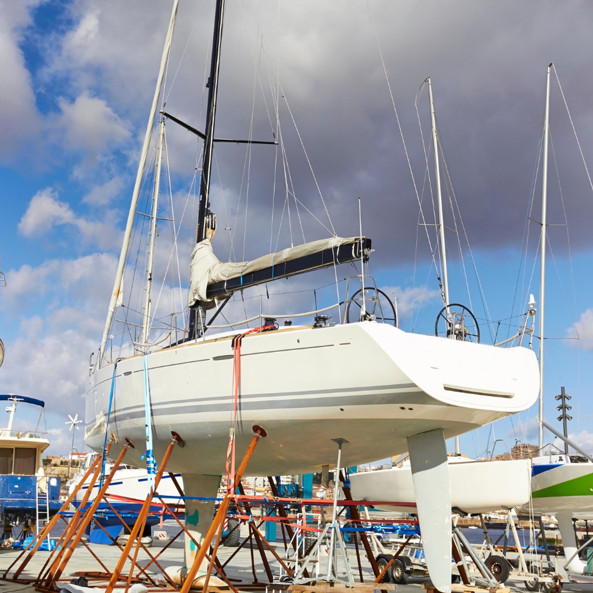 black and white bed linen