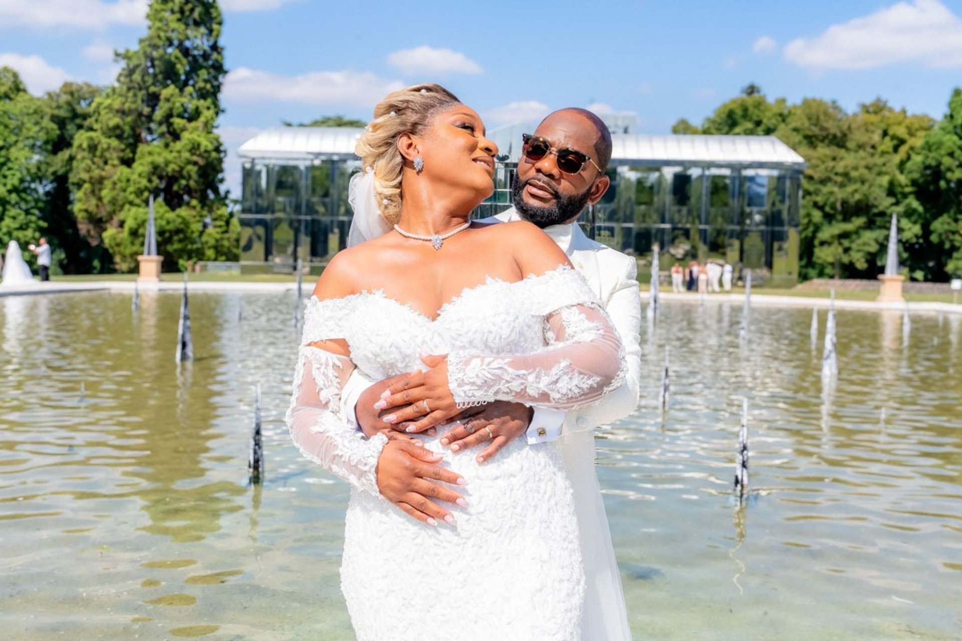 black and white bed linen