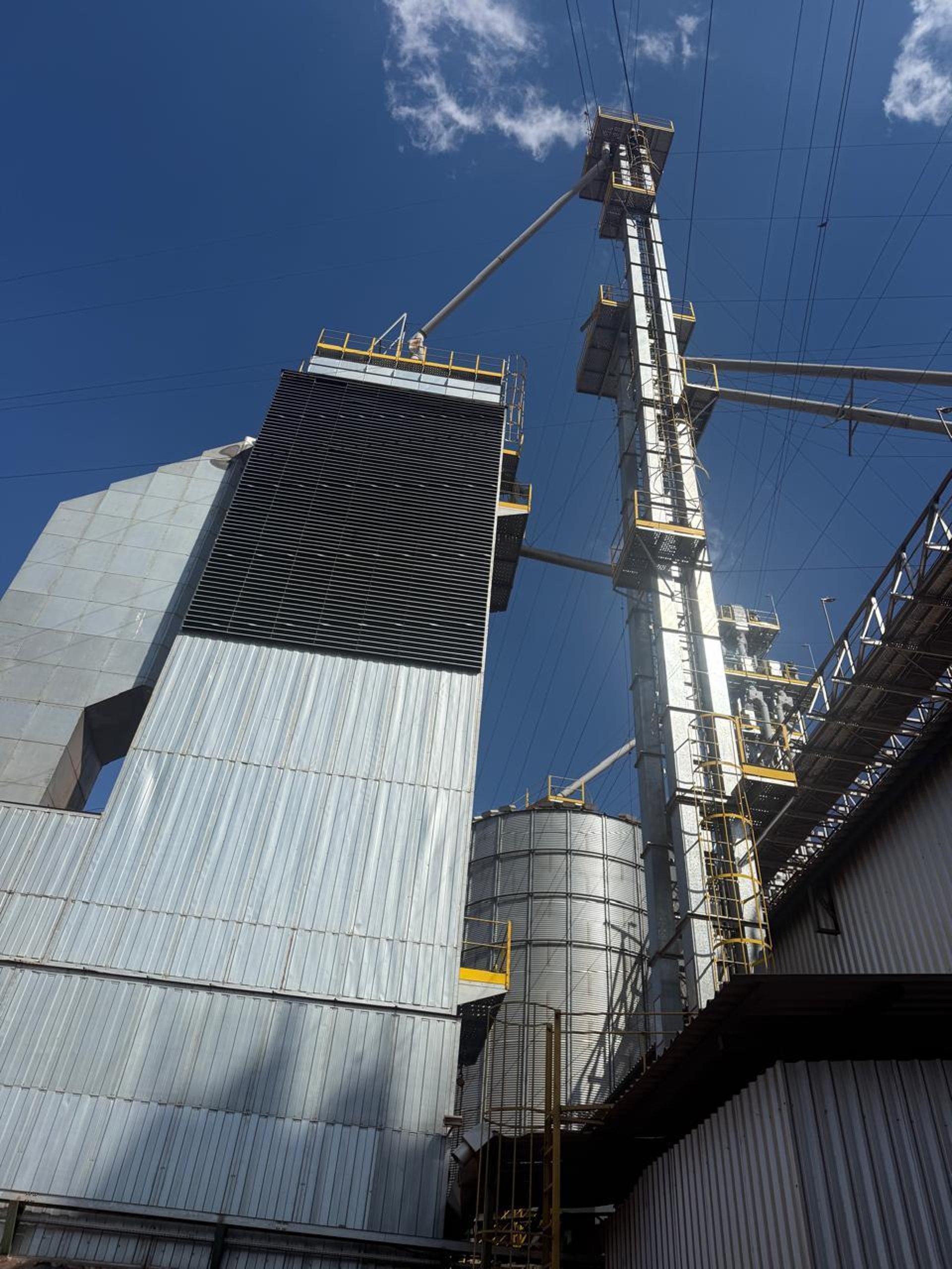 black and brown leather padded tub sofa
