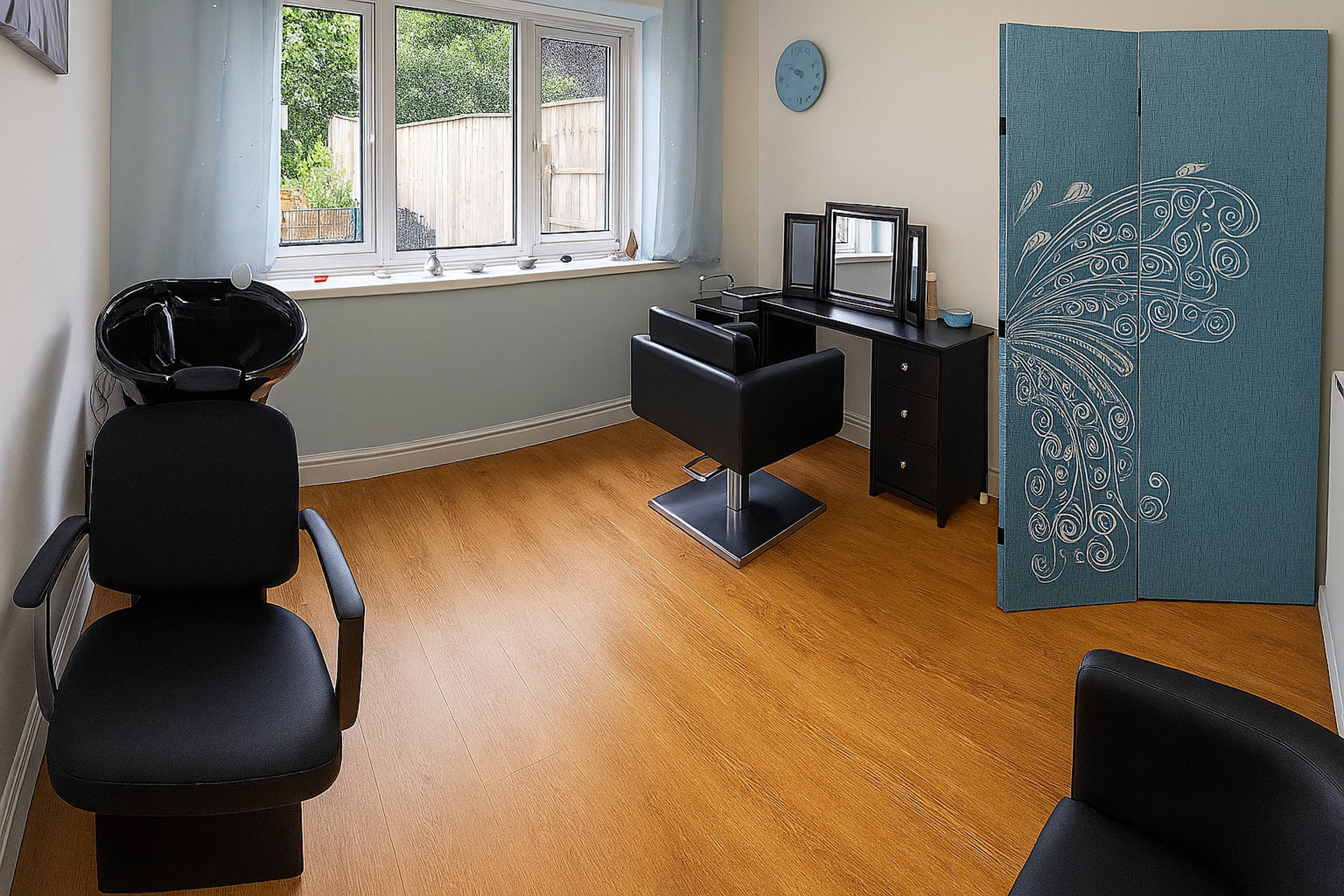 black and white bed linen